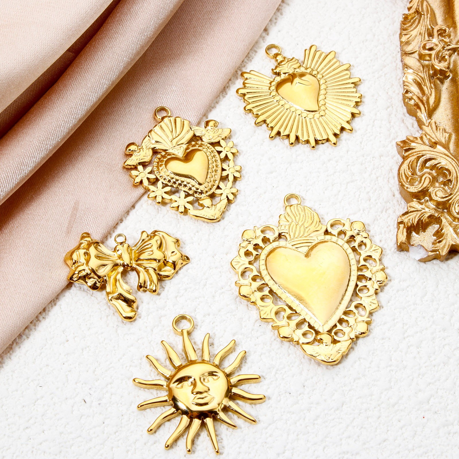 Picture of Eco-friendly Vacuum Plating 304 Stainless Steel Valentine's Day Pendants 18K Real Gold Plated Heart Sun