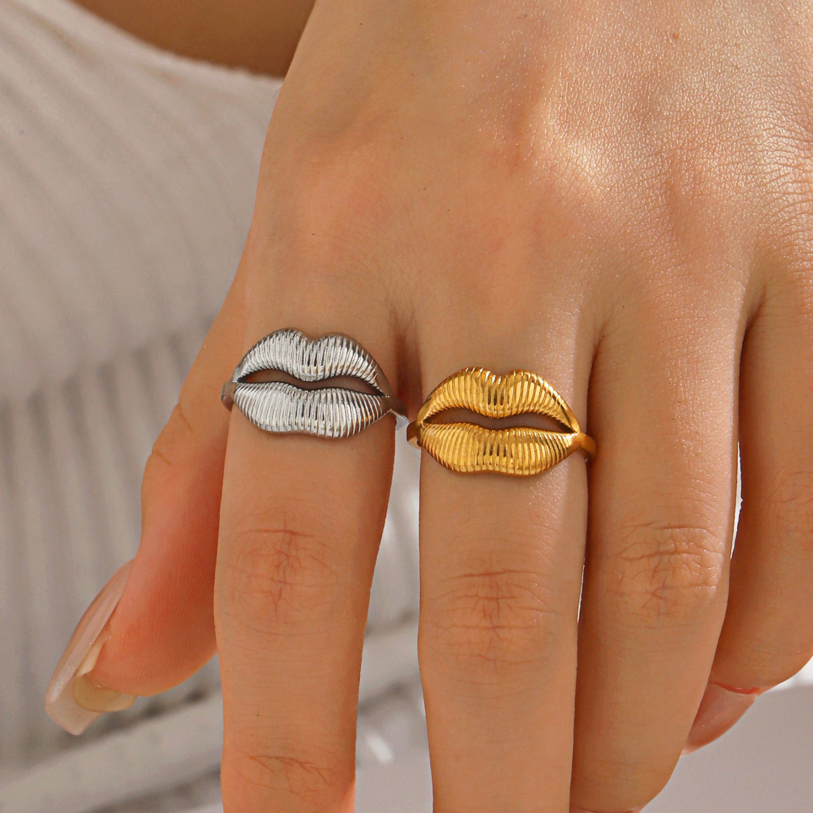 Bild von Stilvoll Einfach Bunt 304 Edelstahl Offen Lippe Ring Für Frauen 17mm x 11mm