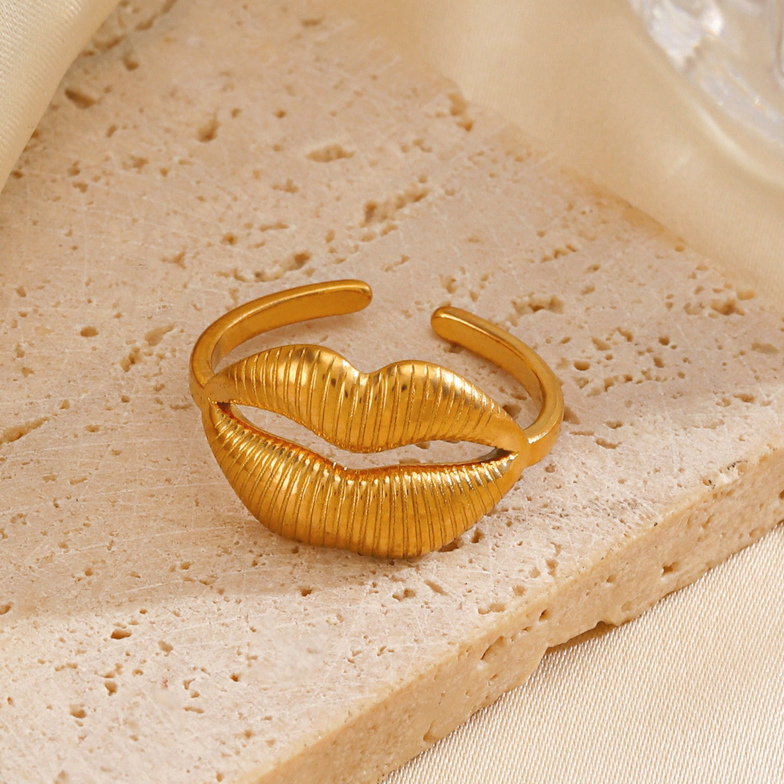 Bild von Stilvoll Einfach Bunt 304 Edelstahl Offen Lippe Ring Für Frauen 17mm x 11mm