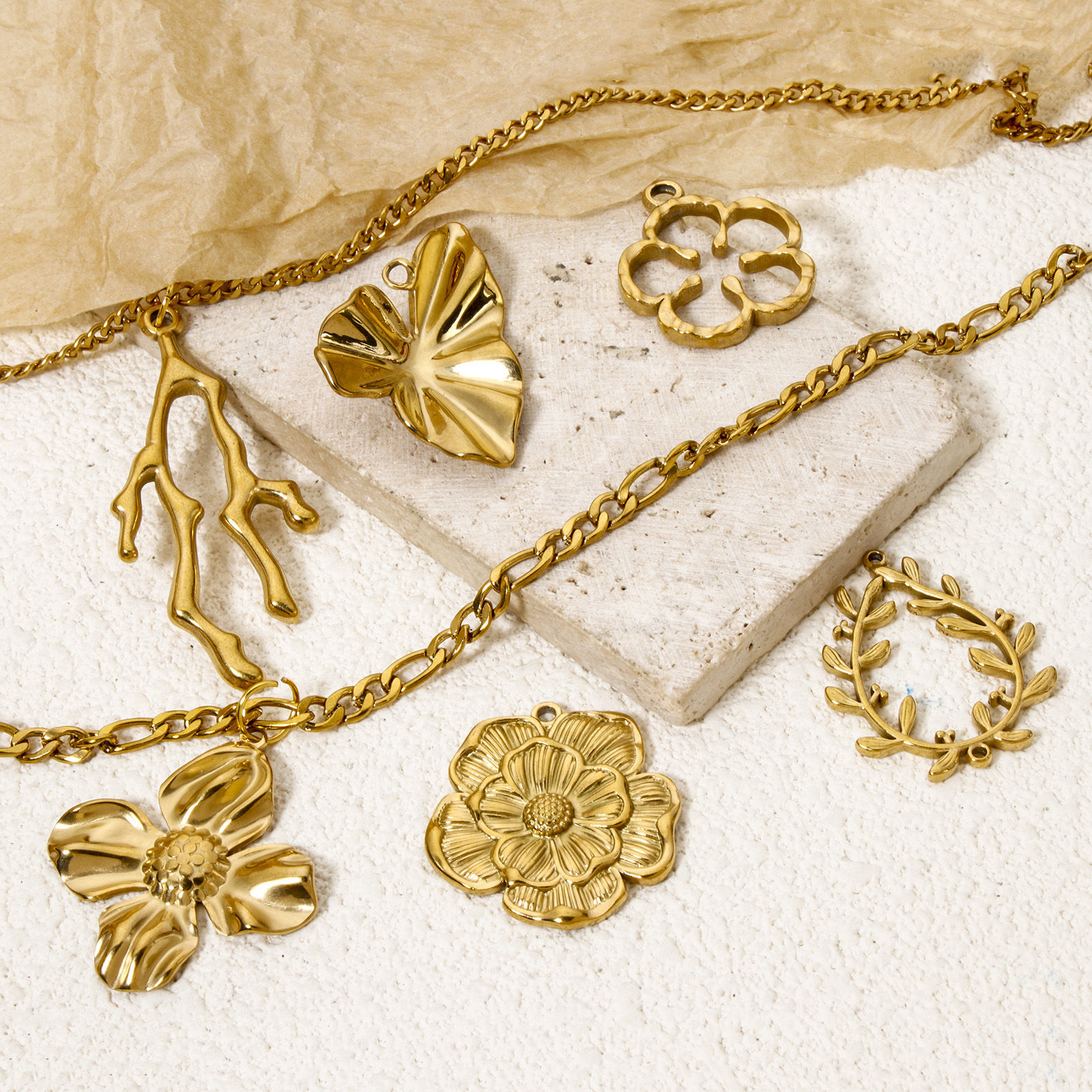 Picture of Eco-friendly Vacuum Plating 304 Stainless Steel Flora Collection Charms 18K Real Gold Plated Flower Leaf