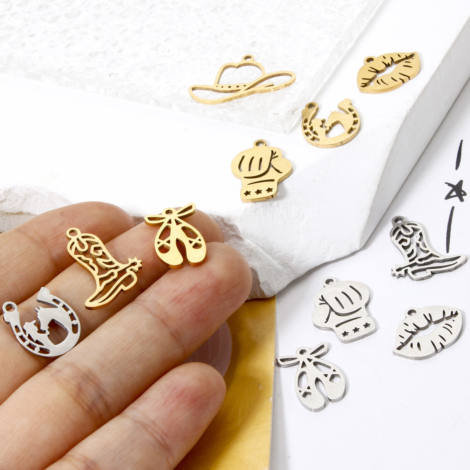 Bild von 304 Edelstahl Charms Hut Hufeisen Hohl