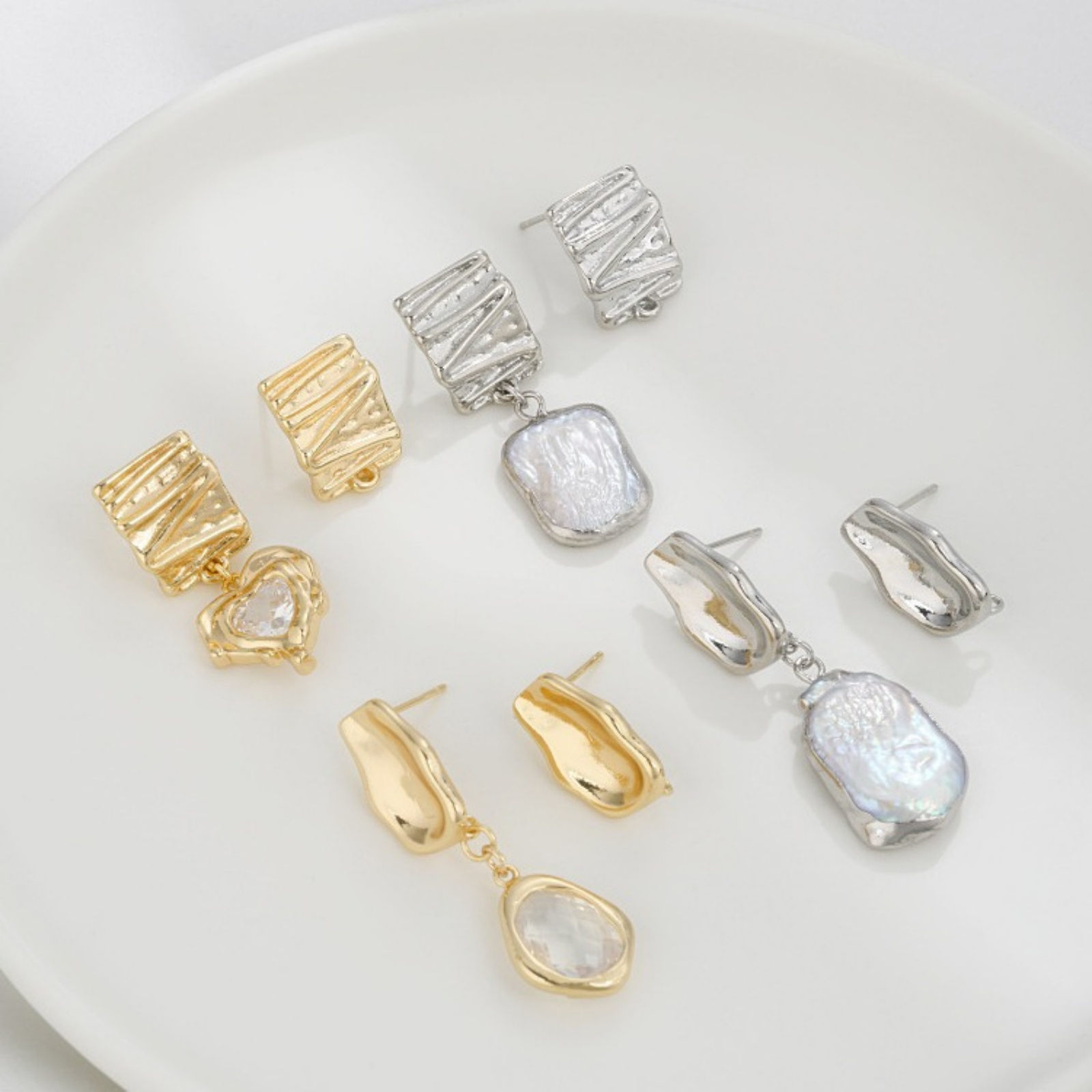 Picture of Brass Ear Post Stud Earring For DIY Jewelry Making Accessories Real Gold Plated Texture With Loop