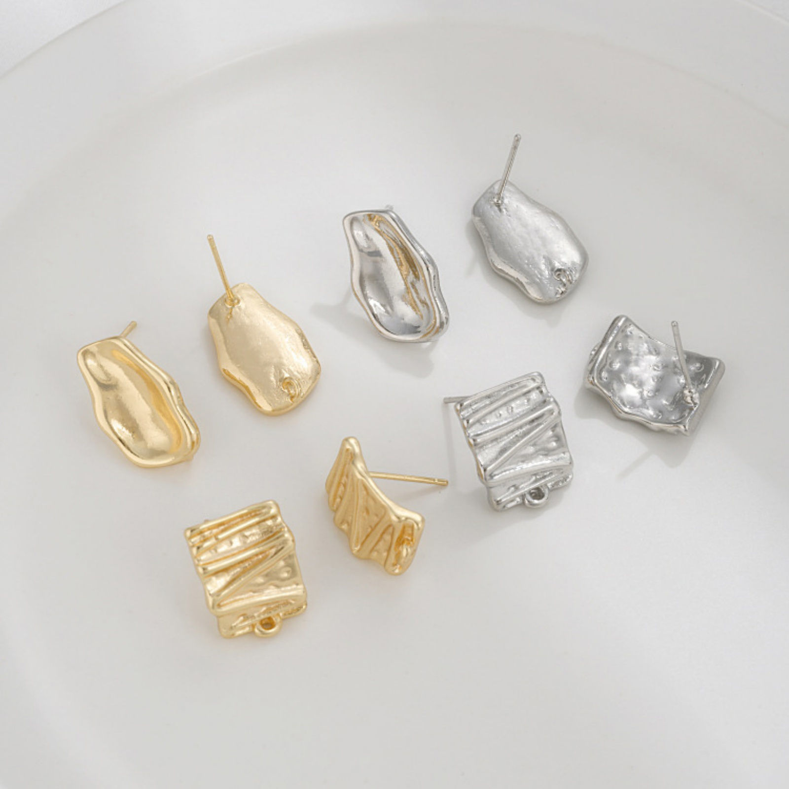 Picture of Brass Ear Post Stud Earring For DIY Jewelry Making Accessories Real Gold Plated Texture With Loop
