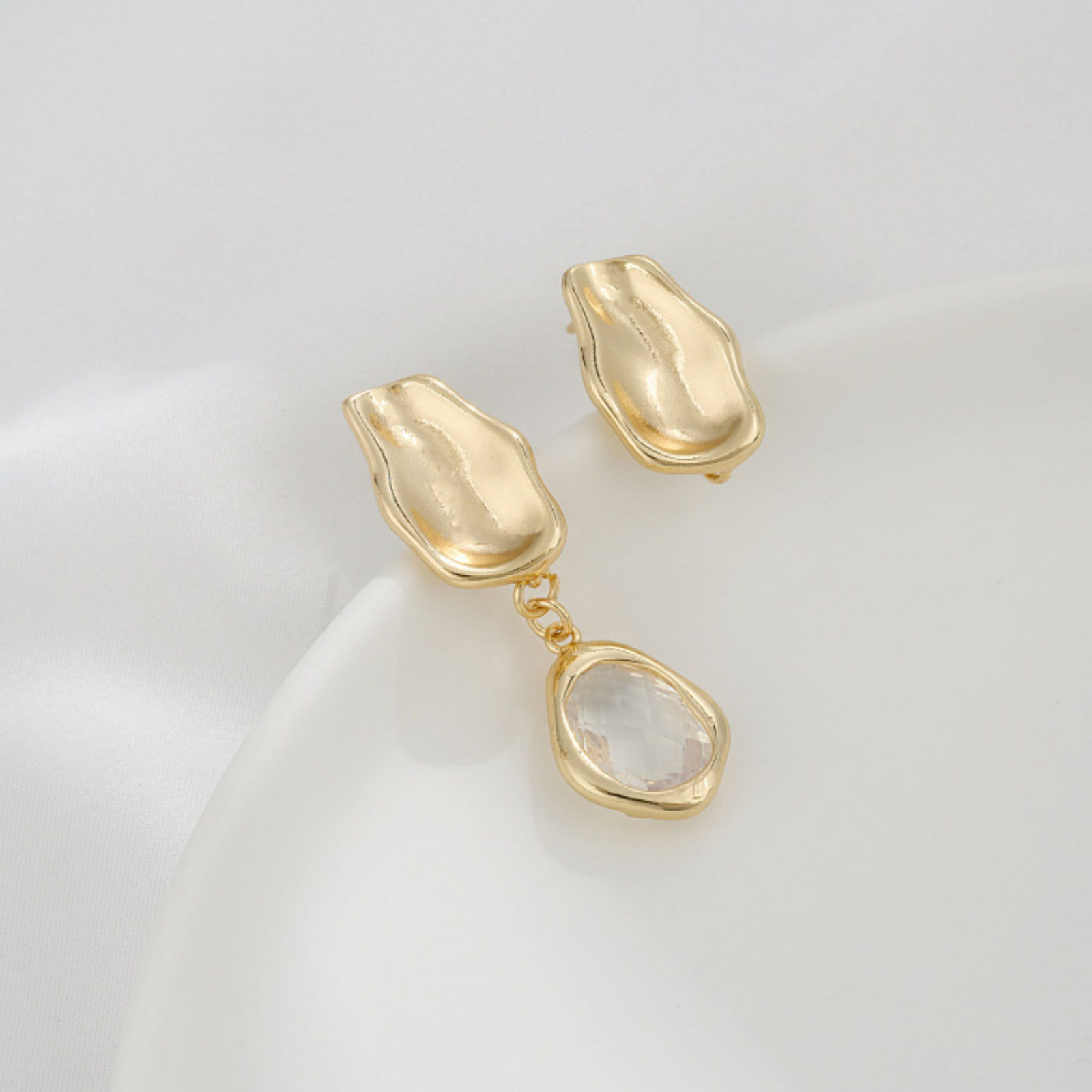 Picture of Brass Ear Post Stud Earring For DIY Jewelry Making Accessories Real Gold Plated Texture With Loop