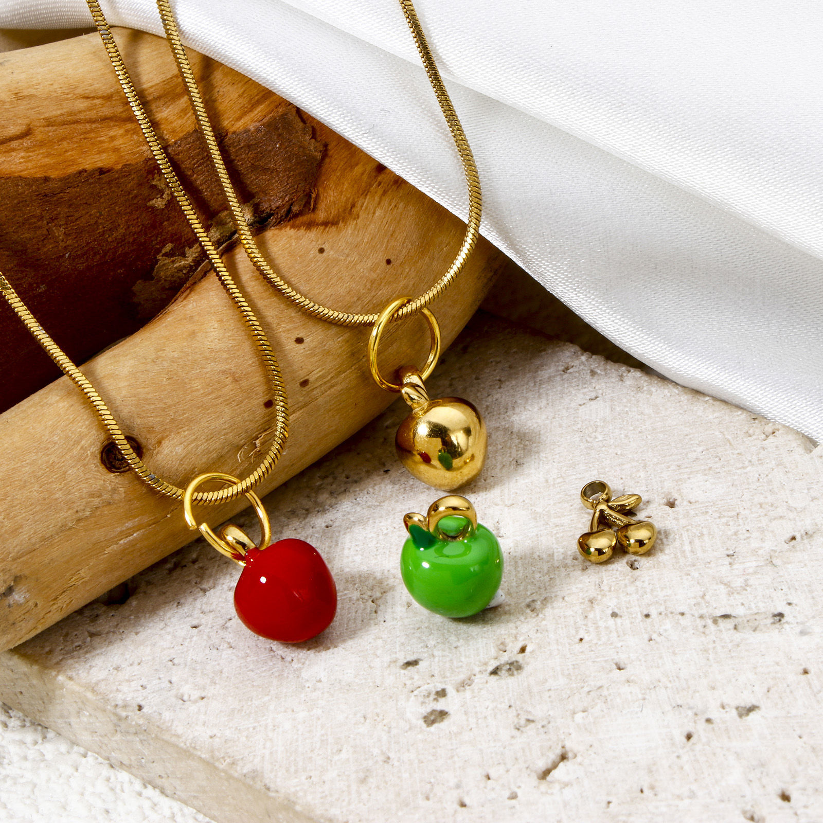Imagen de 1 Unidad Recubrimiento al Vacío PVD Ecológico 304 Acero Inoxidable Colgantes Manzana 18K Oro Real Chapado Multicolor Esmalte