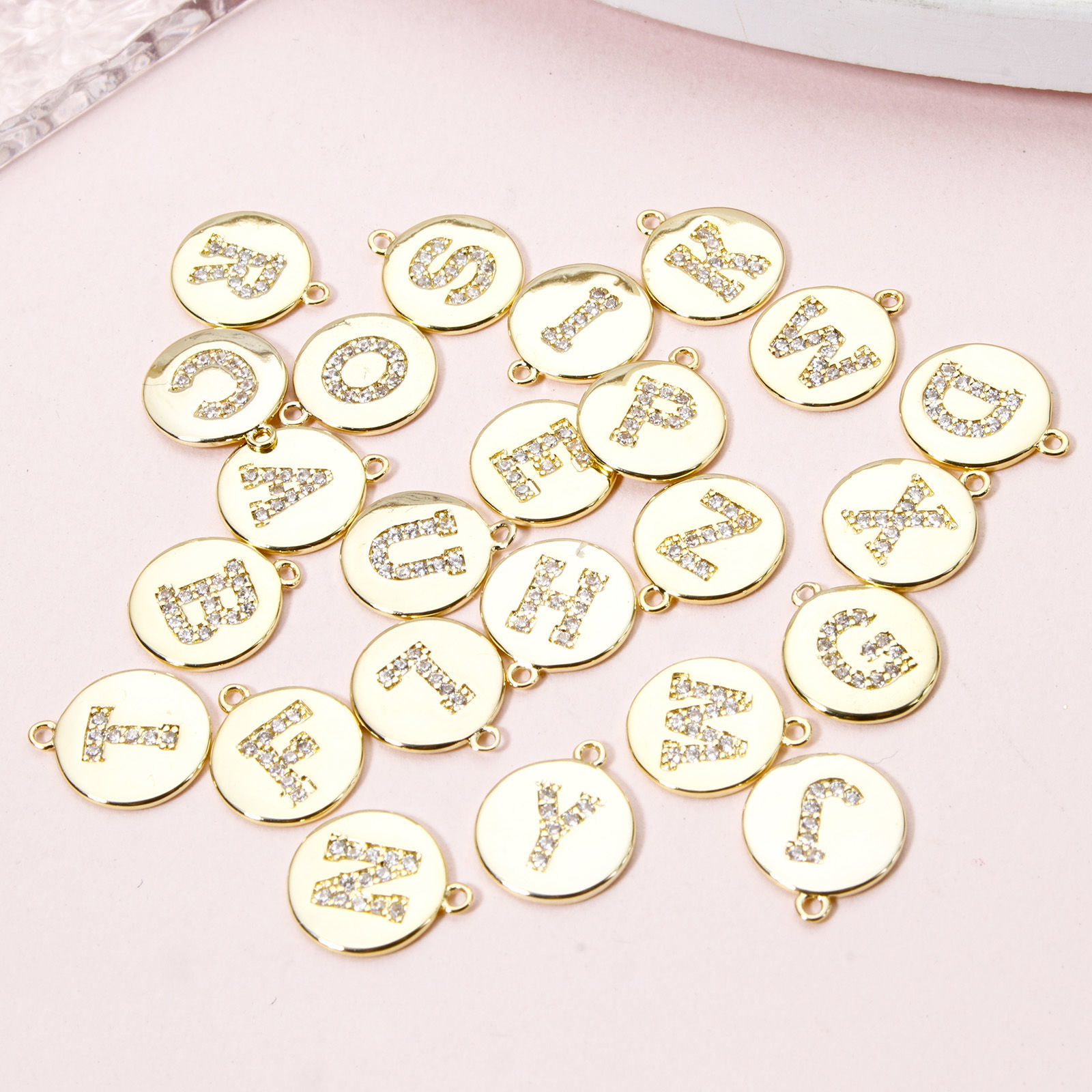 Image de 2 Pcs Breloques en Laiton Rond Plaqué Or 18K Alphabet Initial/ Lettre Majuscule Micro Pave à Zircone Cubique Clair 12mm x 10mm