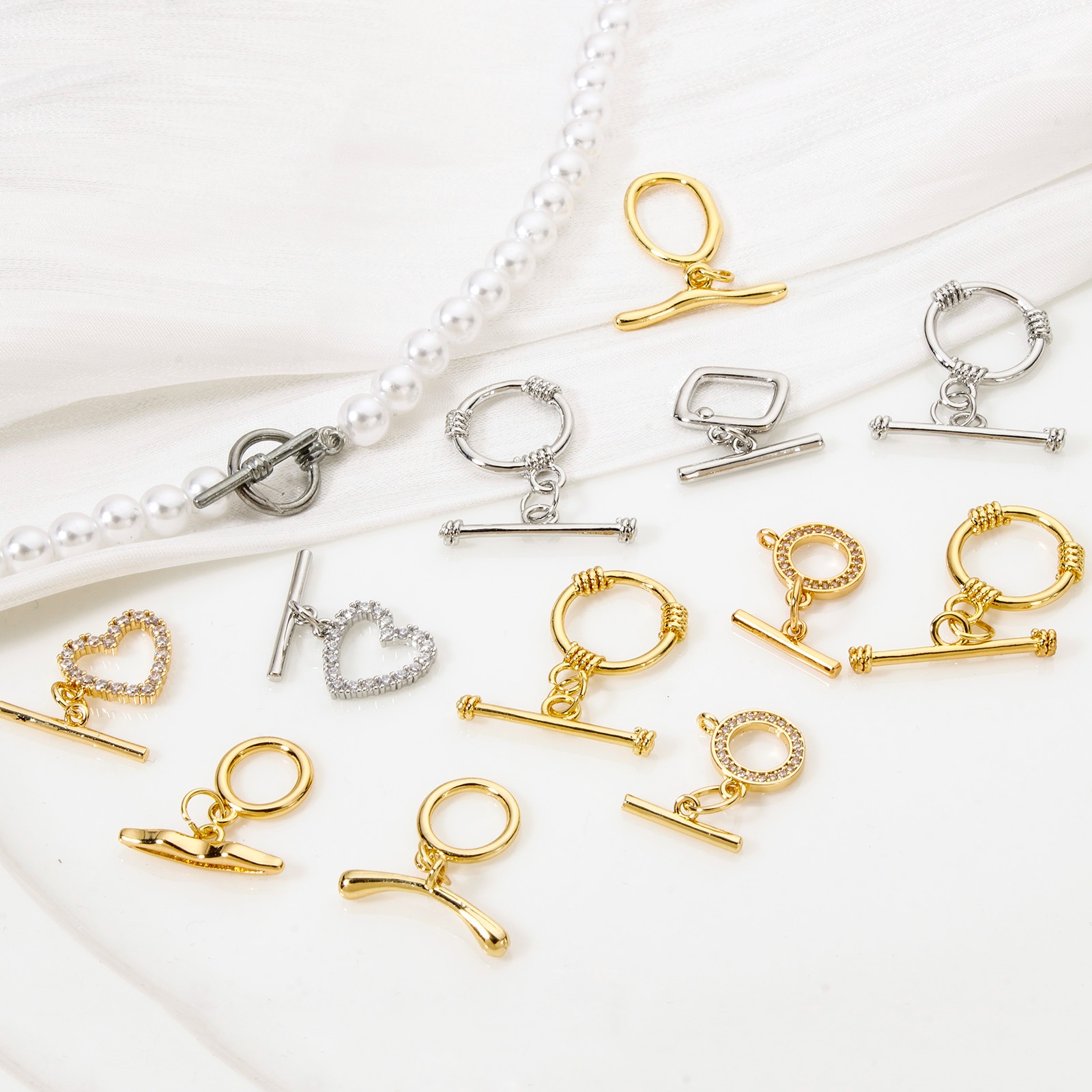 Picture of Brass Toggle Clasps Round Heart Multicolor