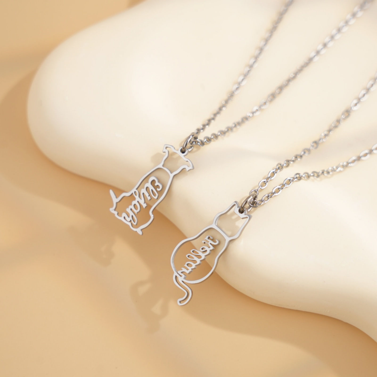 Bild von 304 Edelstahl Personalisierte Namenskette Personalisierter Buchstaben-Charm-Anhänger Katze 45cm lang
