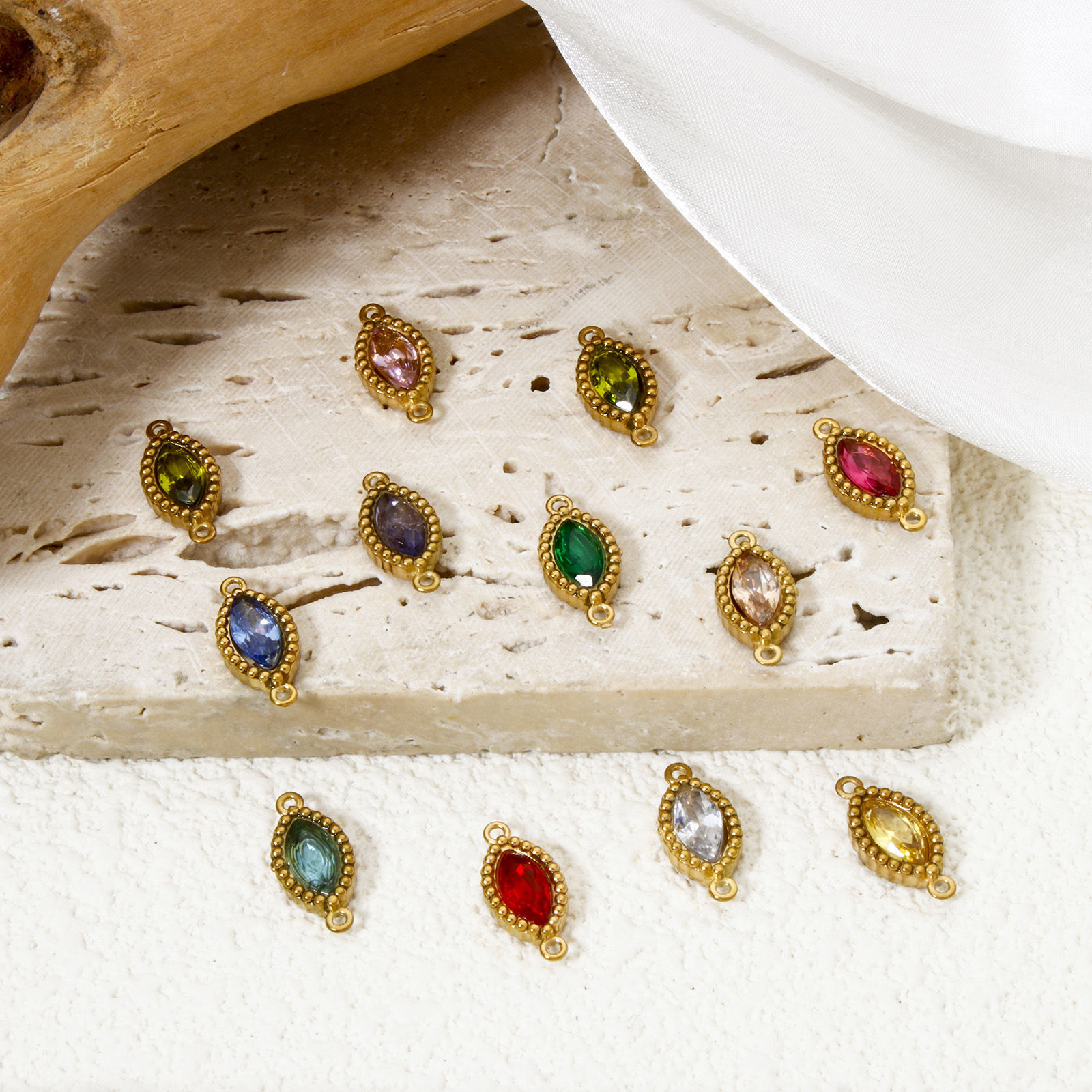 Immagine di 5 Pz Placcatura Sottovuoto PVD Ecologica 304 Acciaio Inossidabile Geometrico Pendenti Charms Connettori Olive Placcato Oro 18K Multicolore Strass 13mm x 6mm