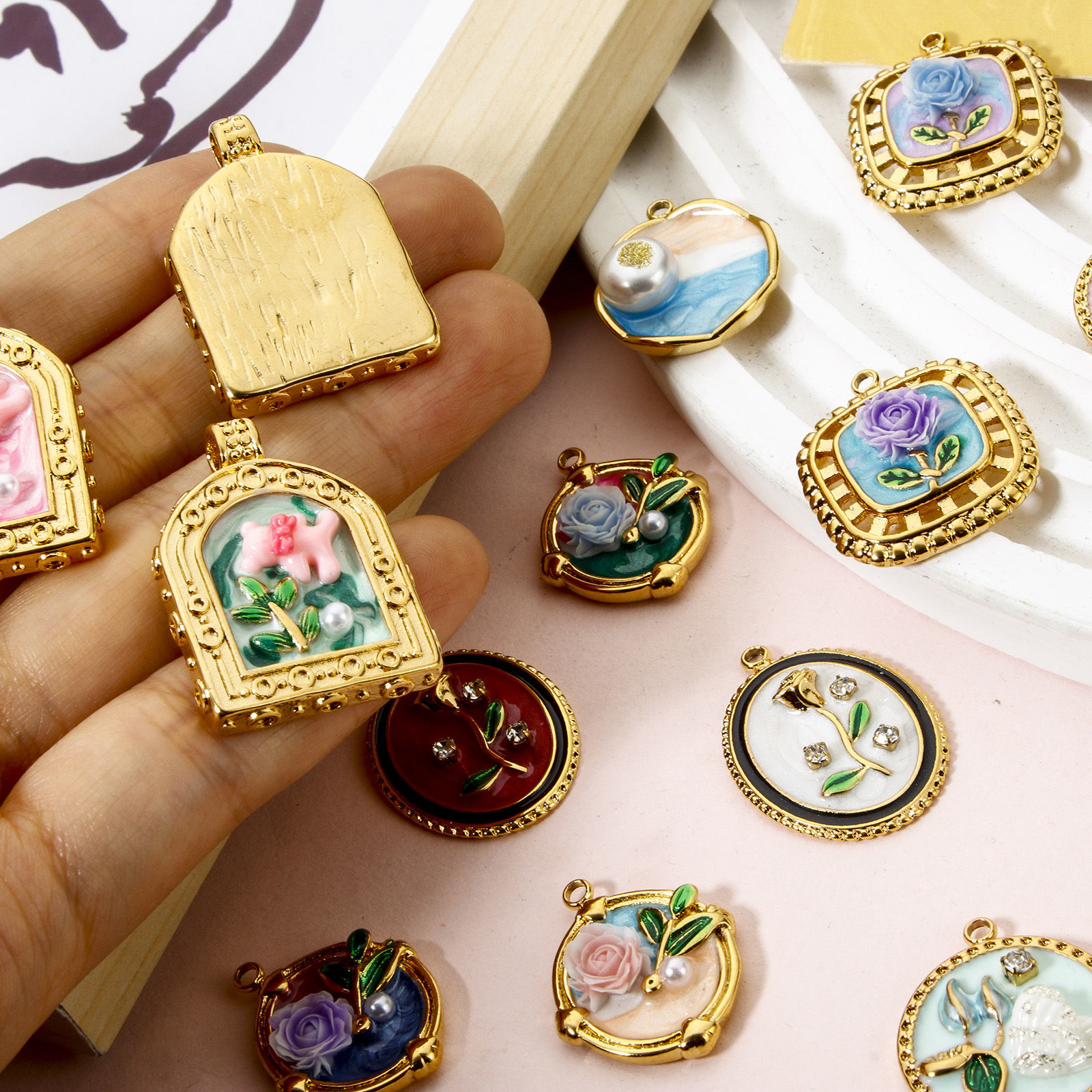 Immagine di 1 Piece Eco-friendly PVD Vacuum Plating 304 Stainless Steel Oil Painting Style Charms 18K Real Gold Plated Round Disc Flower Enamel