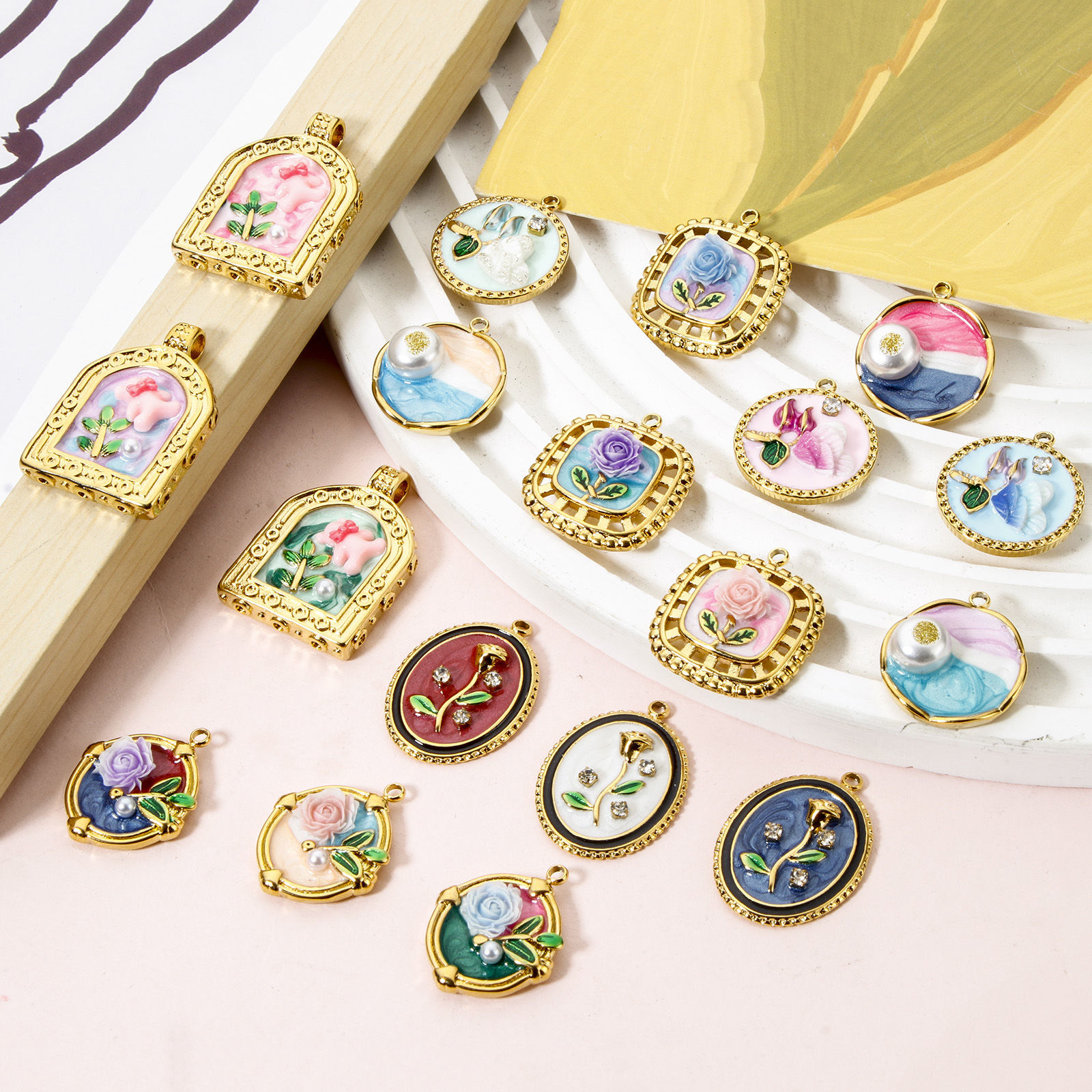 Immagine di 1 Piece Eco-friendly PVD Vacuum Plating 304 Stainless Steel Oil Painting Style Charms 18K Real Gold Plated Round Disc Flower Enamel