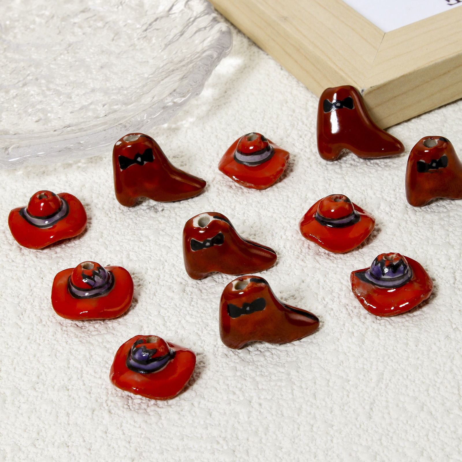 Immagine di 2 Pz Ceramica Cowboy dell'Ovest Diatanziale Perline per la Creazione di Gioielli con Fai-da-te Stivale Multicolore Cappello Disegno Circa 3D