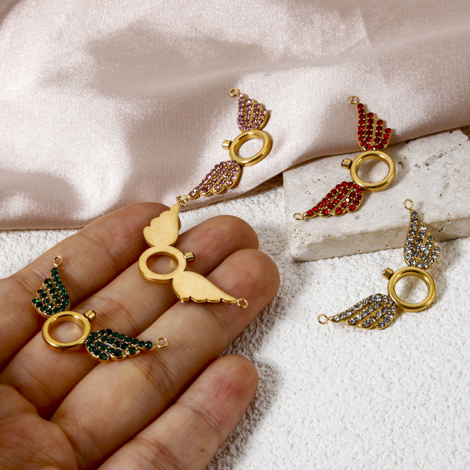 Immagine di 1 Pz Placcatura Sottovuoto Ecologica 304 Acciaio Inossidabile Pendenti Charms Connettori Ali Placcato Oro 18K Micro Spianare Multicolore Strass 3.6cm x 1.8cm