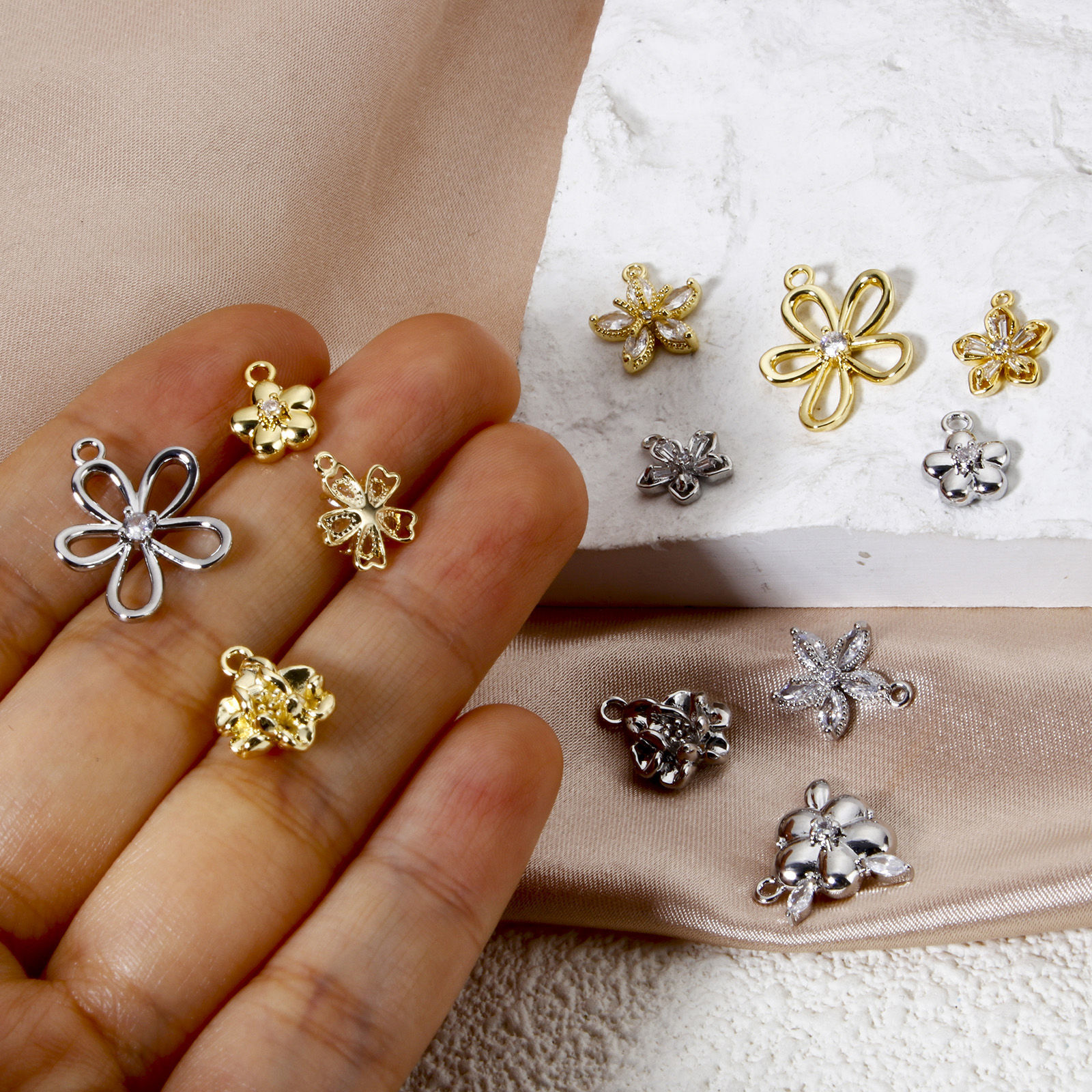 Bild von Messing Charms Bunt Blumen