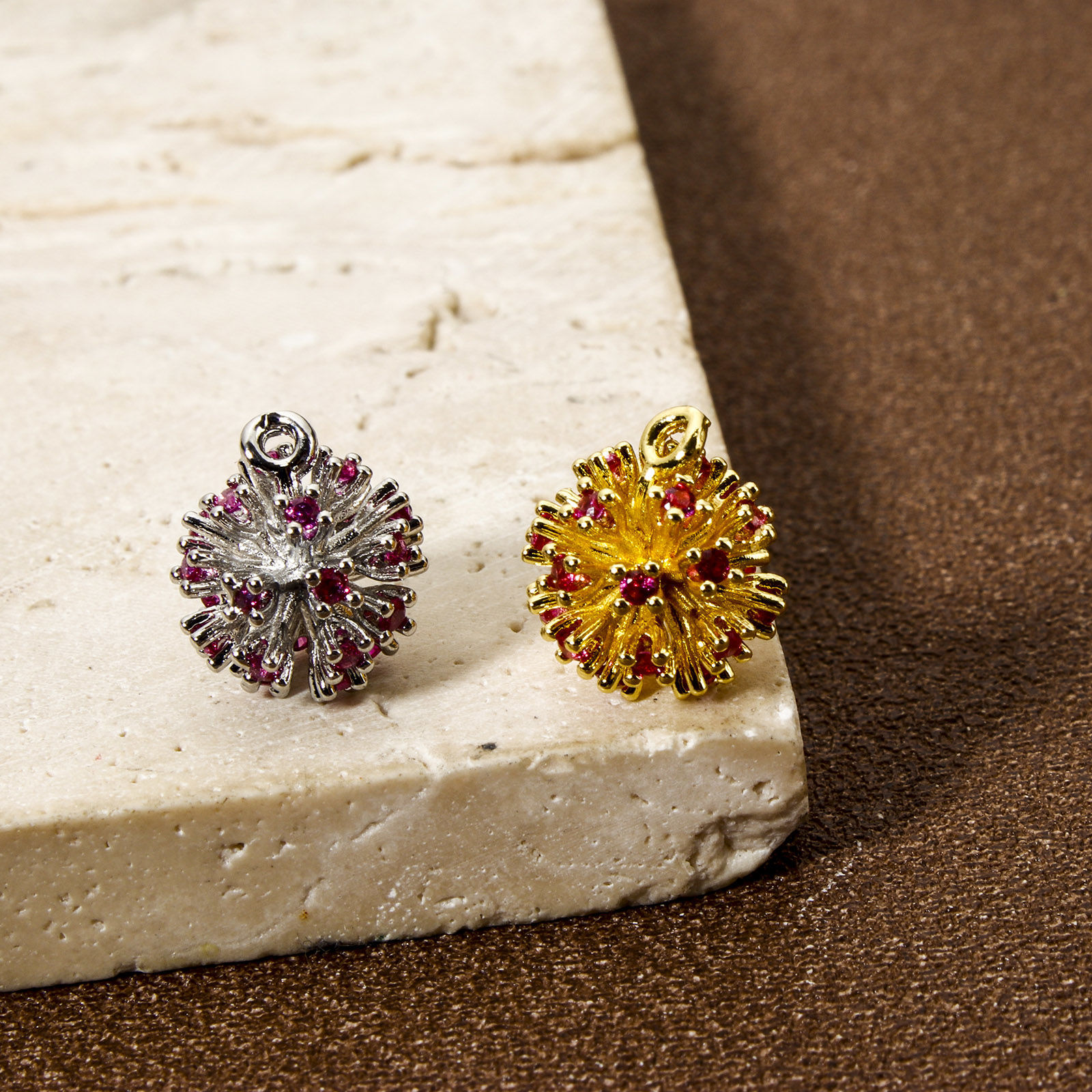 Image de 1 Pièce Breloques en Laiton Fleur Nœuds Papillons à Zircone Cubique Multicolore