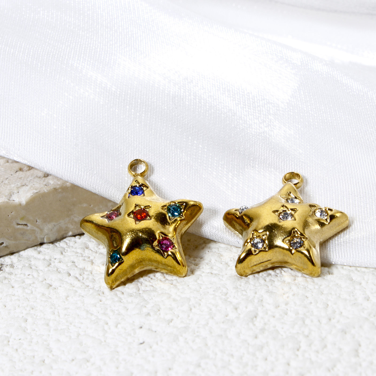 Immagine di 2 Pz Placcatura Sottovuoto PVD Ecologica 304 Acciaio Inossidabile Galassia Ciondoli Stella a Cinque Punte 18K Vero Oro Placcato 19mm x 17mm