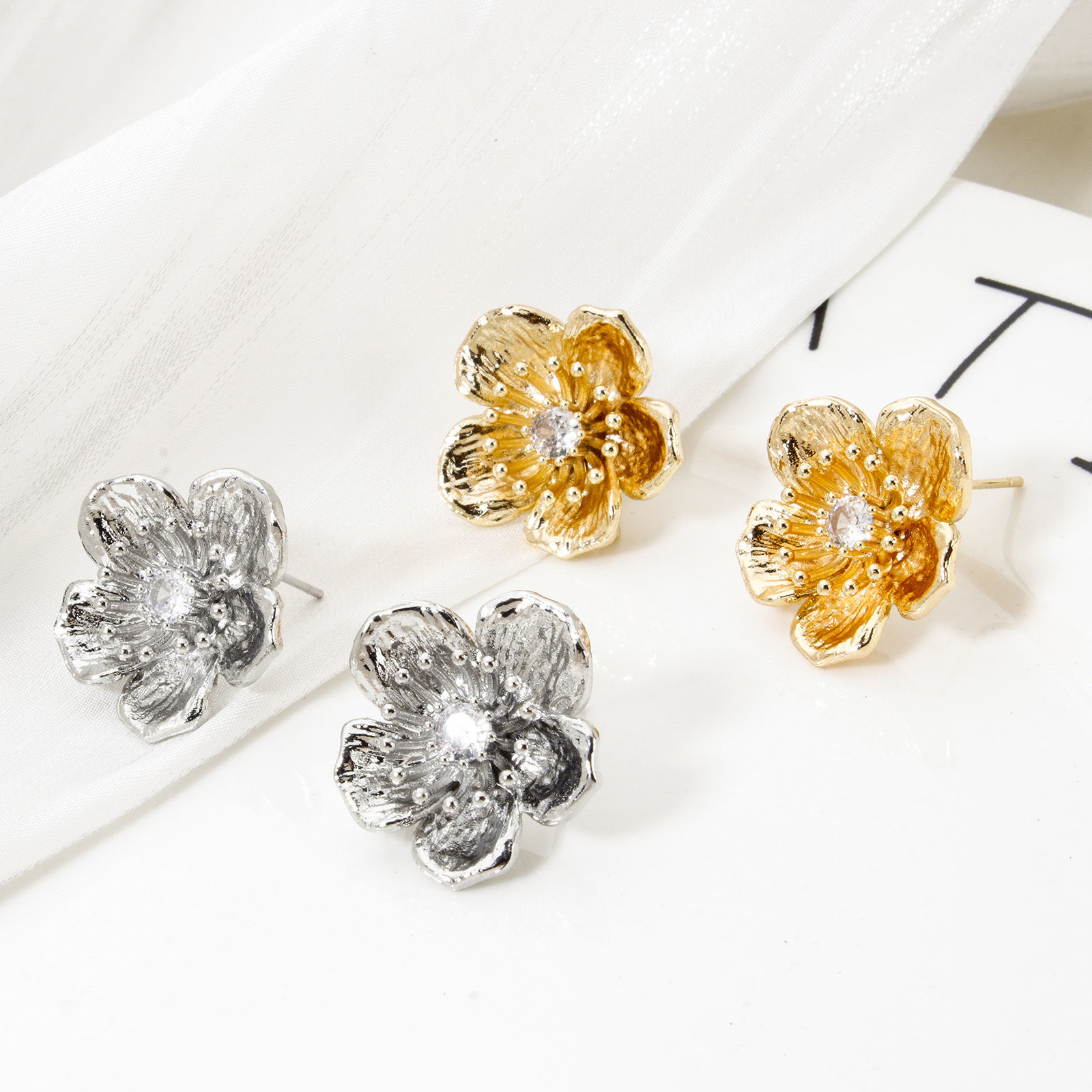 Picture of Eco-friendly Brass Flora Collection Ear Post Stud Earrings Real Gold Plated Flower Clear Cubic Zirconia With Loop 21mm x 21mm