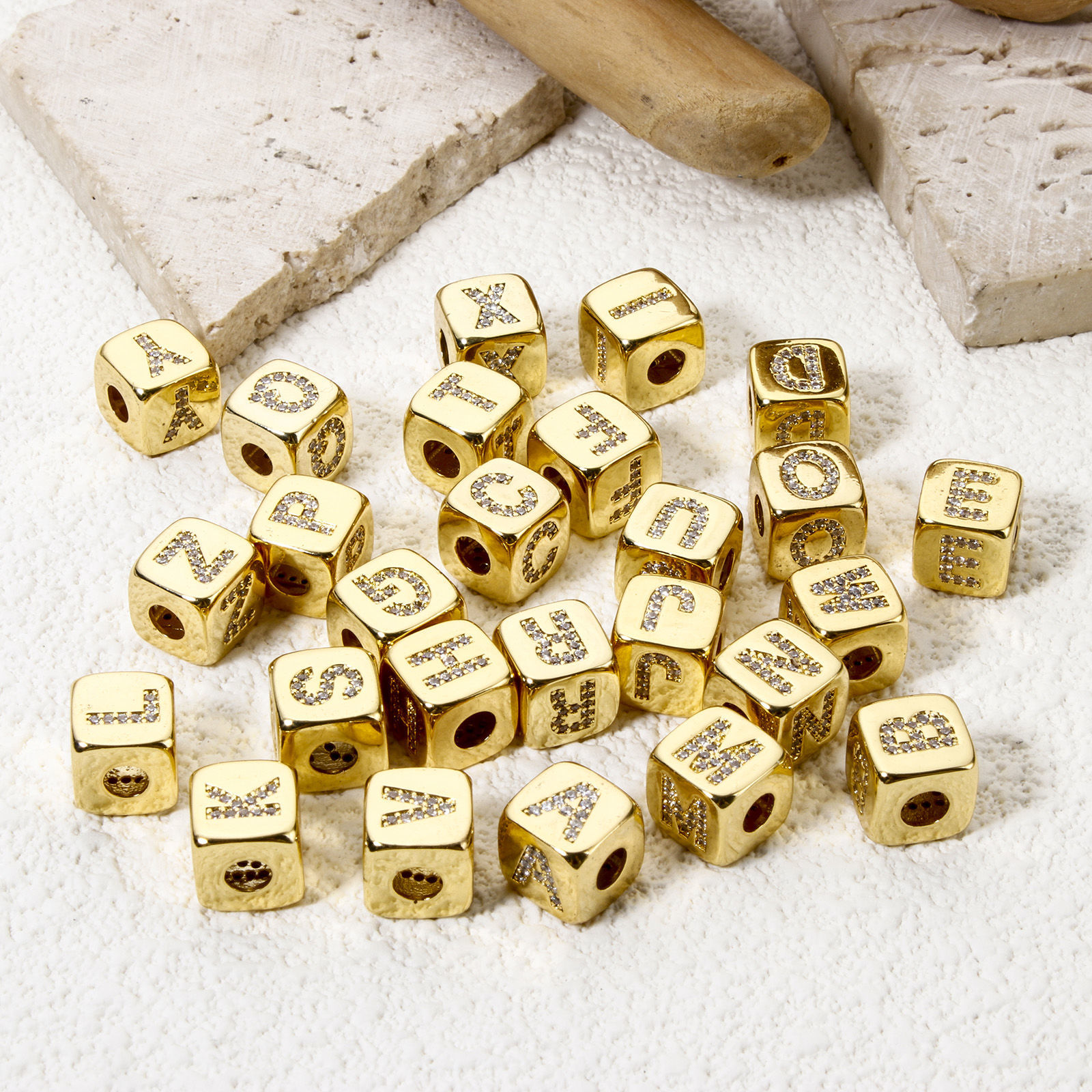 Immagine di 1 Pz Ecologico Ottone Perline per la Creazione di Gioielli con Fai-da-te 18K Vero Oro Placcato Cubo Lettera Maiuscola Micro Spianare Trasparente Cubic Zirconiae 9mm x 9mm, Buco: Circa 3.5mm