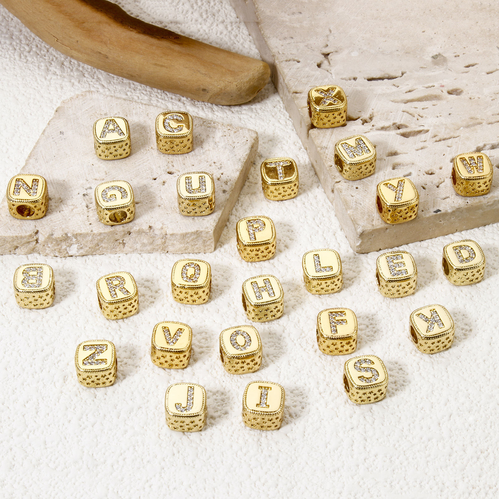 Image de 1 Pièce Perles pour DIY Fabrication de Bijoux en Laiton Respectueux de la Nature Plaqué Or Véritable 18K Cube Alphabet Initial/ Lettre Majuscule Micro Pave à Zircone Cubique Clair 9mm x 9mm, Trou: env. 3.8mm