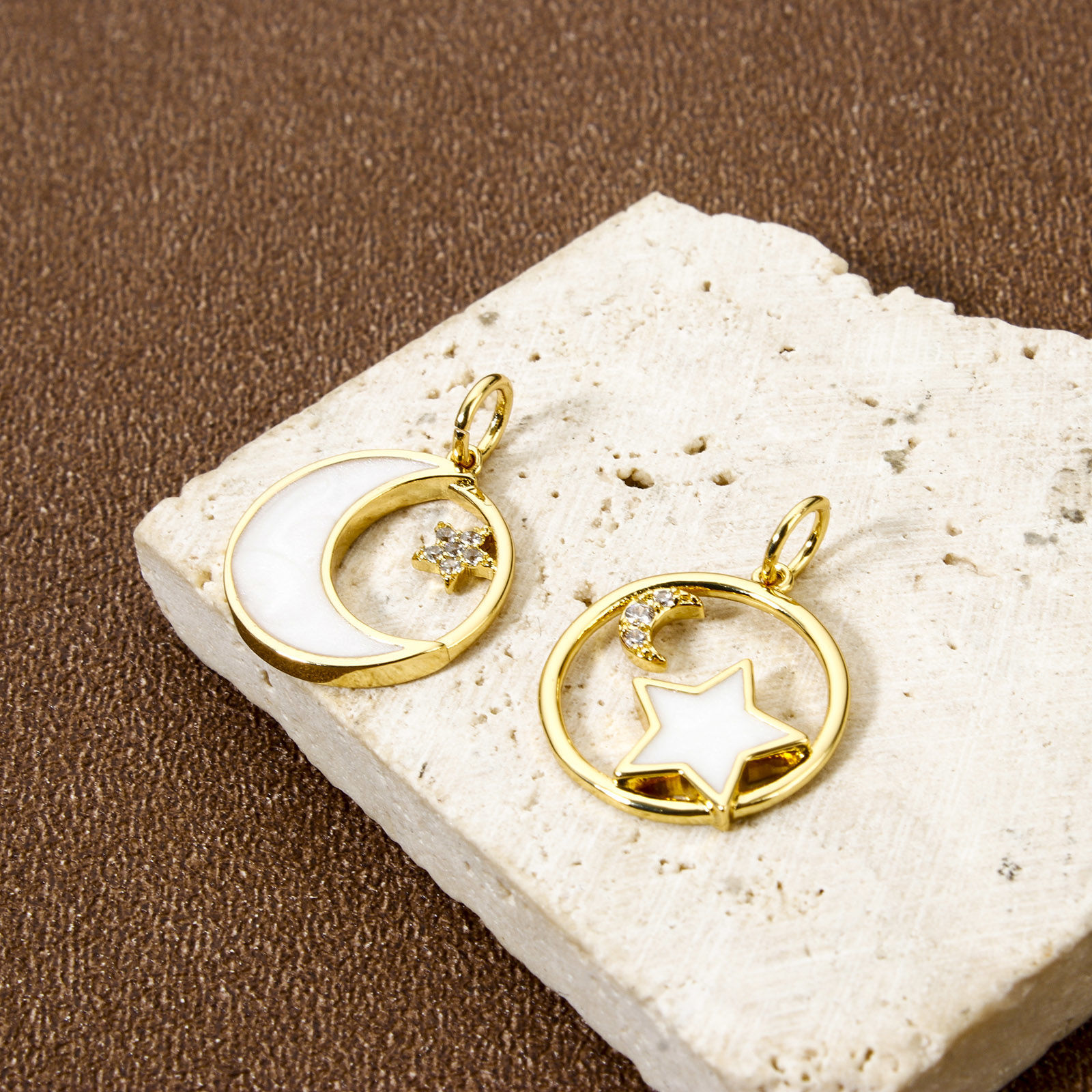 Imagen de 2 Unidades Respetuoso del Medio Ambiente Latón Galaxia Colgantes 18K Oro Real Chapado Esmalte Ronda Micro Pave Claro Circón Artificial 19mm x 14mm