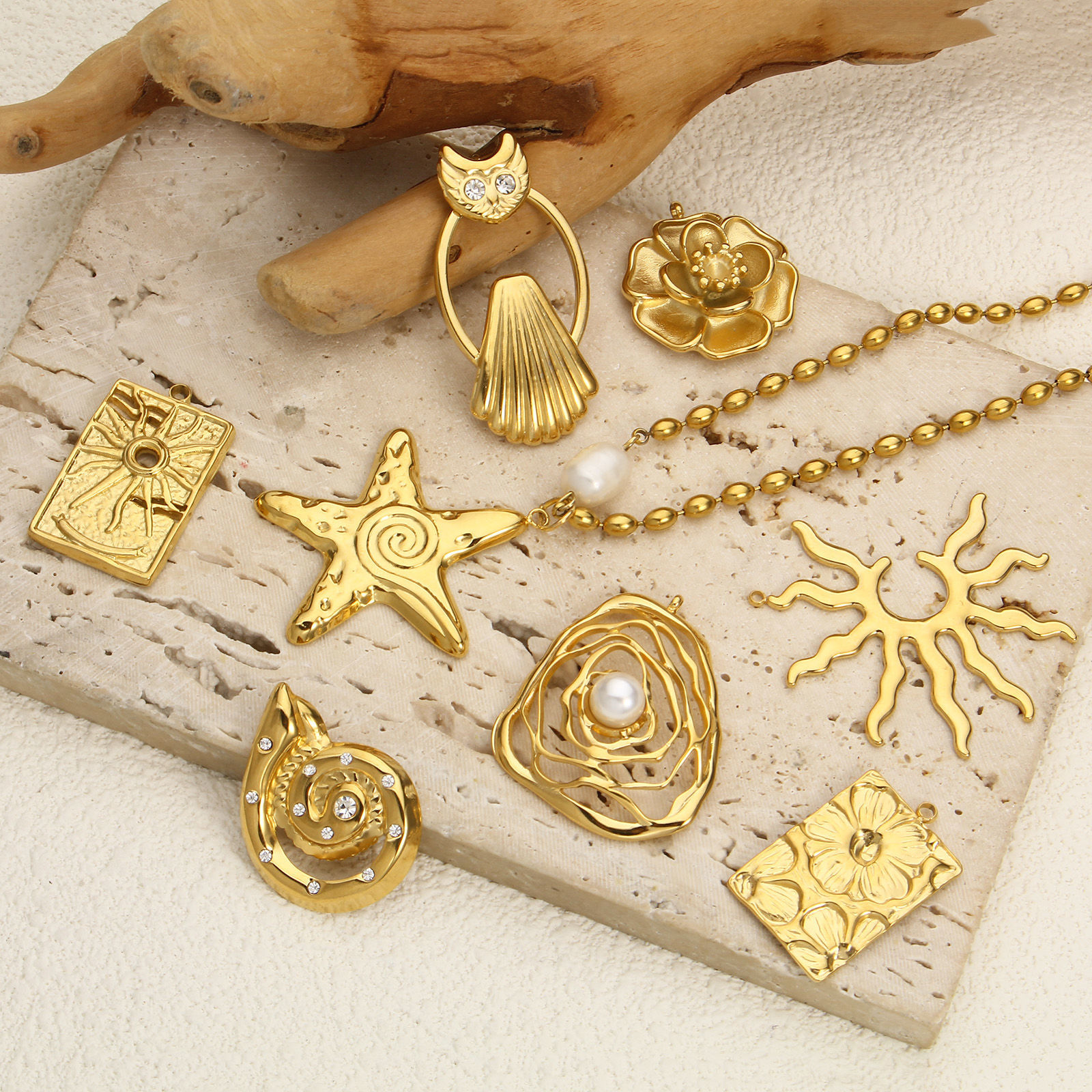 Picture of Eco-friendly PVD Vacuum Plating 304 Stainless Steel Pendants 18K Real Gold Plated Sun Flower
