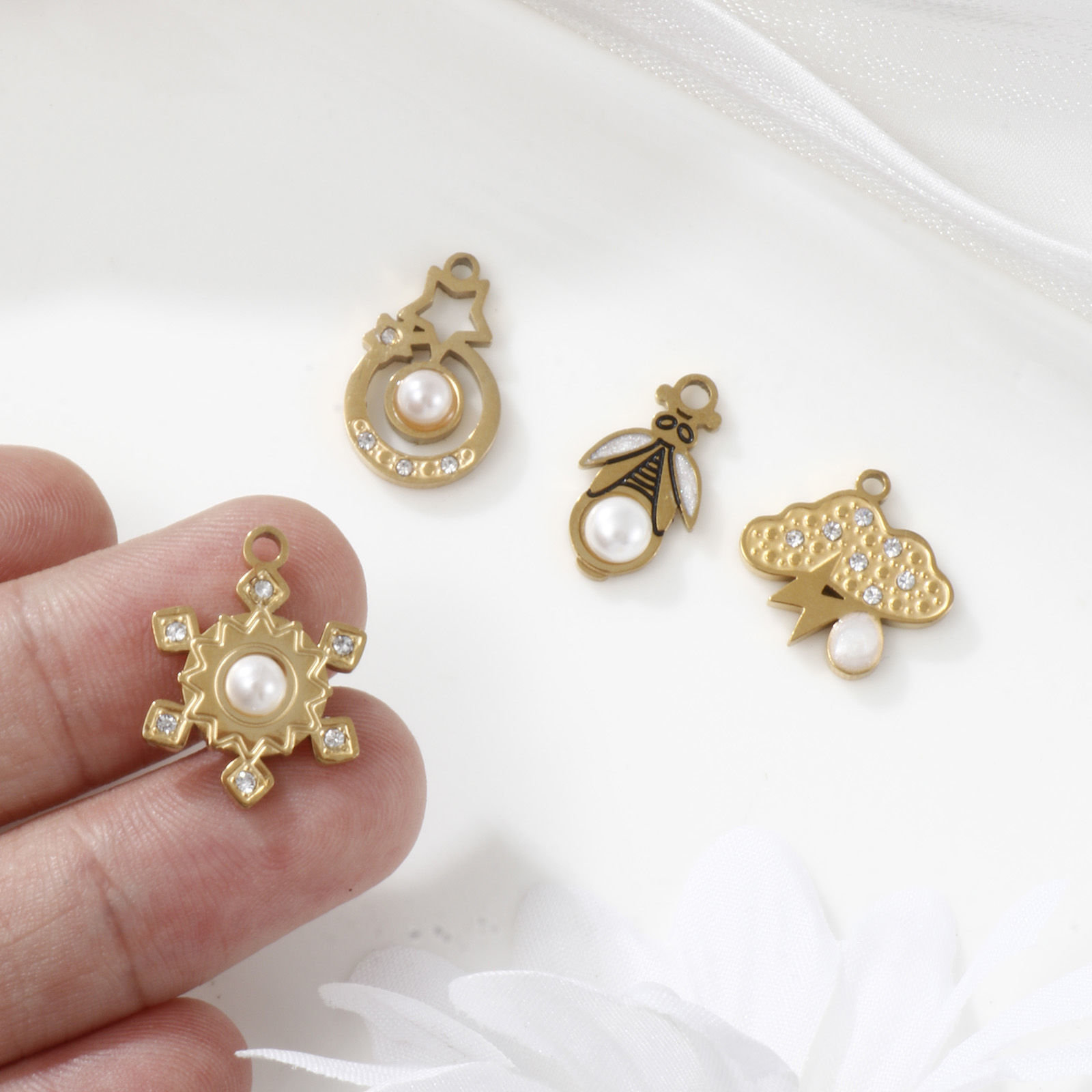 Picture of Eco-friendly PVD Vacuum Plating 304 Stainless Steel Charms 18K Gold Plated Cloud Snowflake Acrylic Imitation Pearl