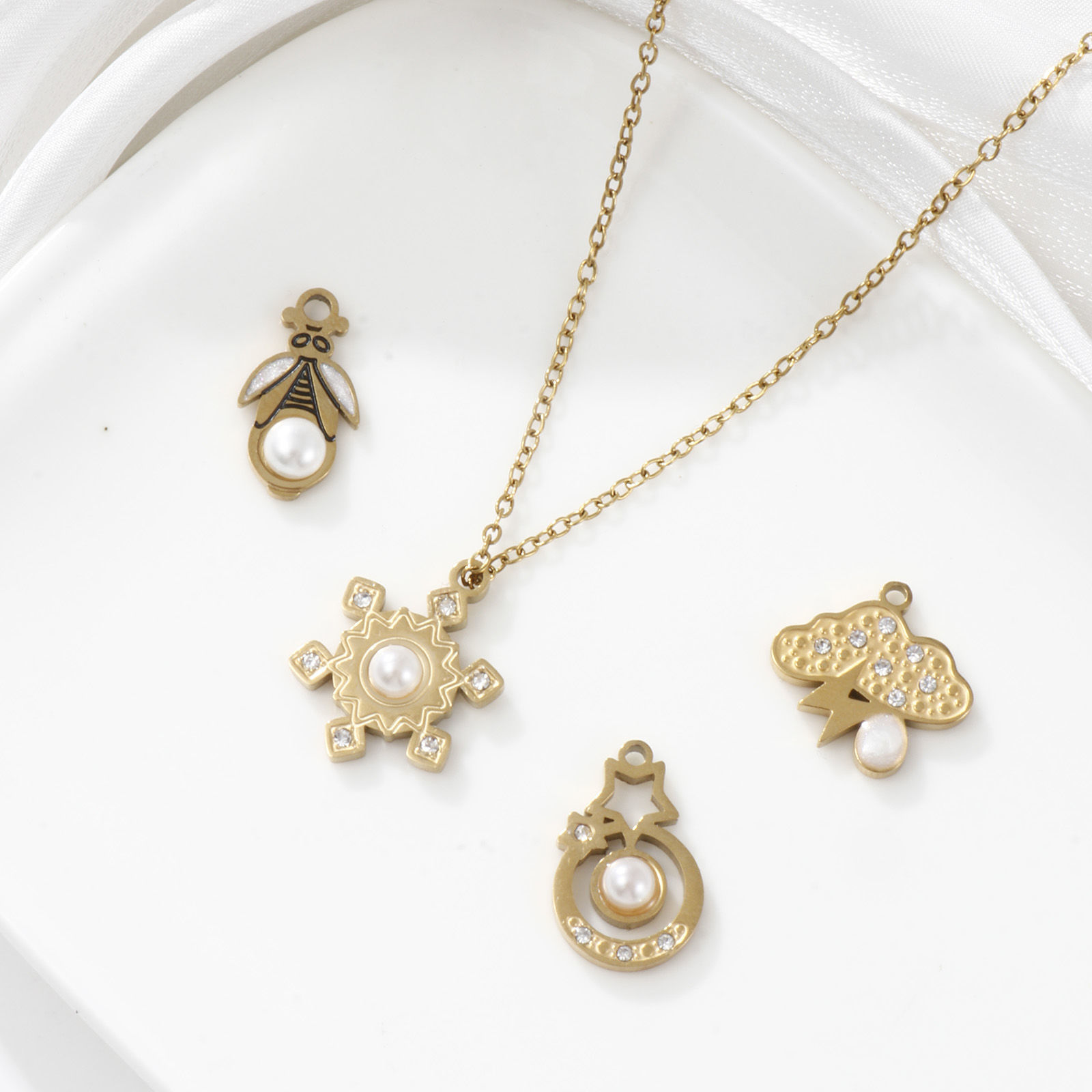 Picture of Eco-friendly PVD Vacuum Plating 304 Stainless Steel Charms 18K Gold Plated Cloud Snowflake Acrylic Imitation Pearl