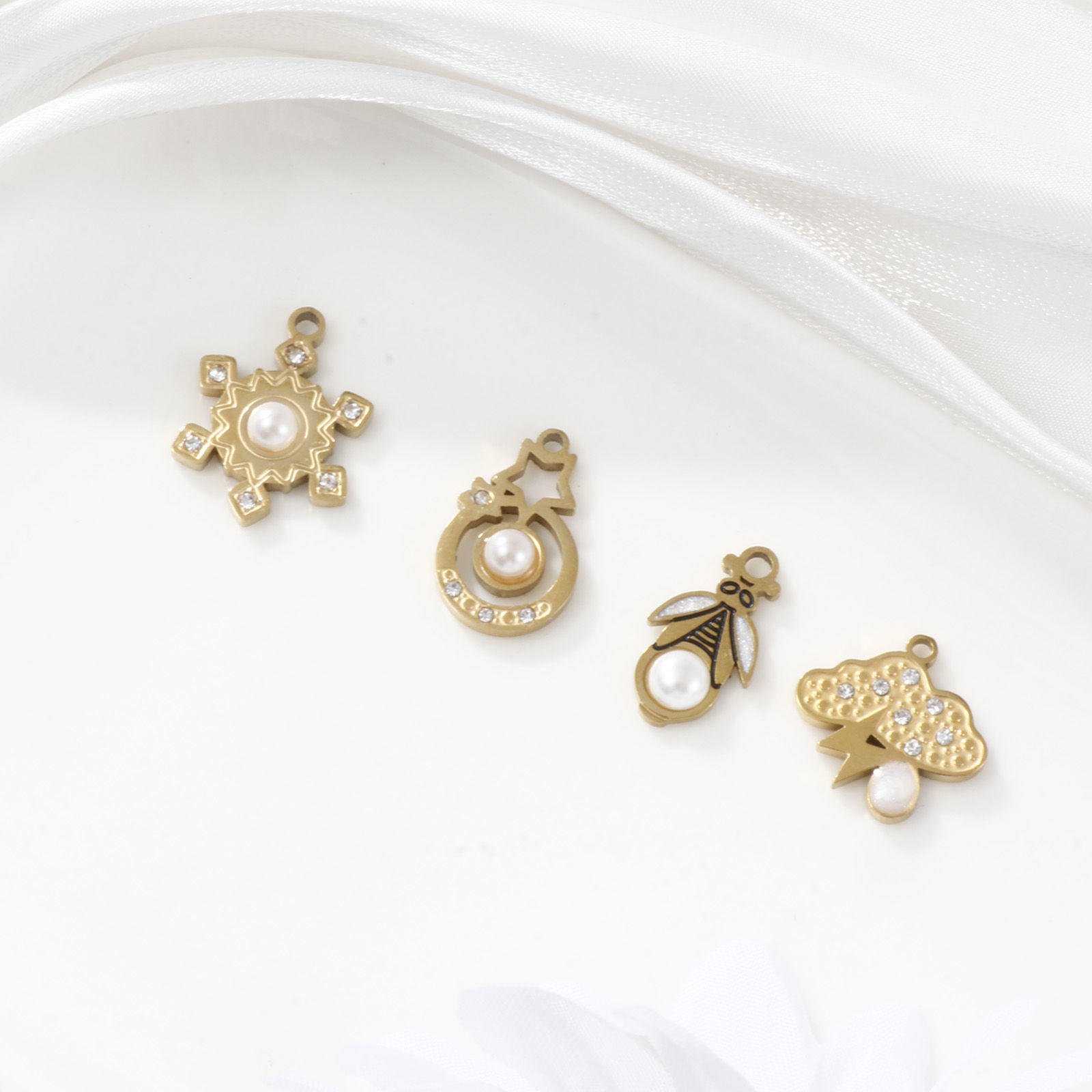 Picture of Eco-friendly PVD Vacuum Plating 304 Stainless Steel Charms 18K Gold Plated Cloud Snowflake Acrylic Imitation Pearl