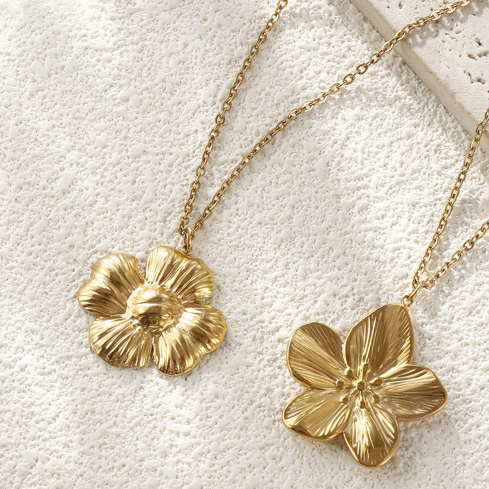 Picture of Eco-friendly PVD Vacuum Plating Stylish Pastoral Style 18K Real Gold Plated 304 Stainless Steel Link Cable Chain Flower Pendant Charm Necklace For Women Gift 45cm(17.7") + 5cm(2") long