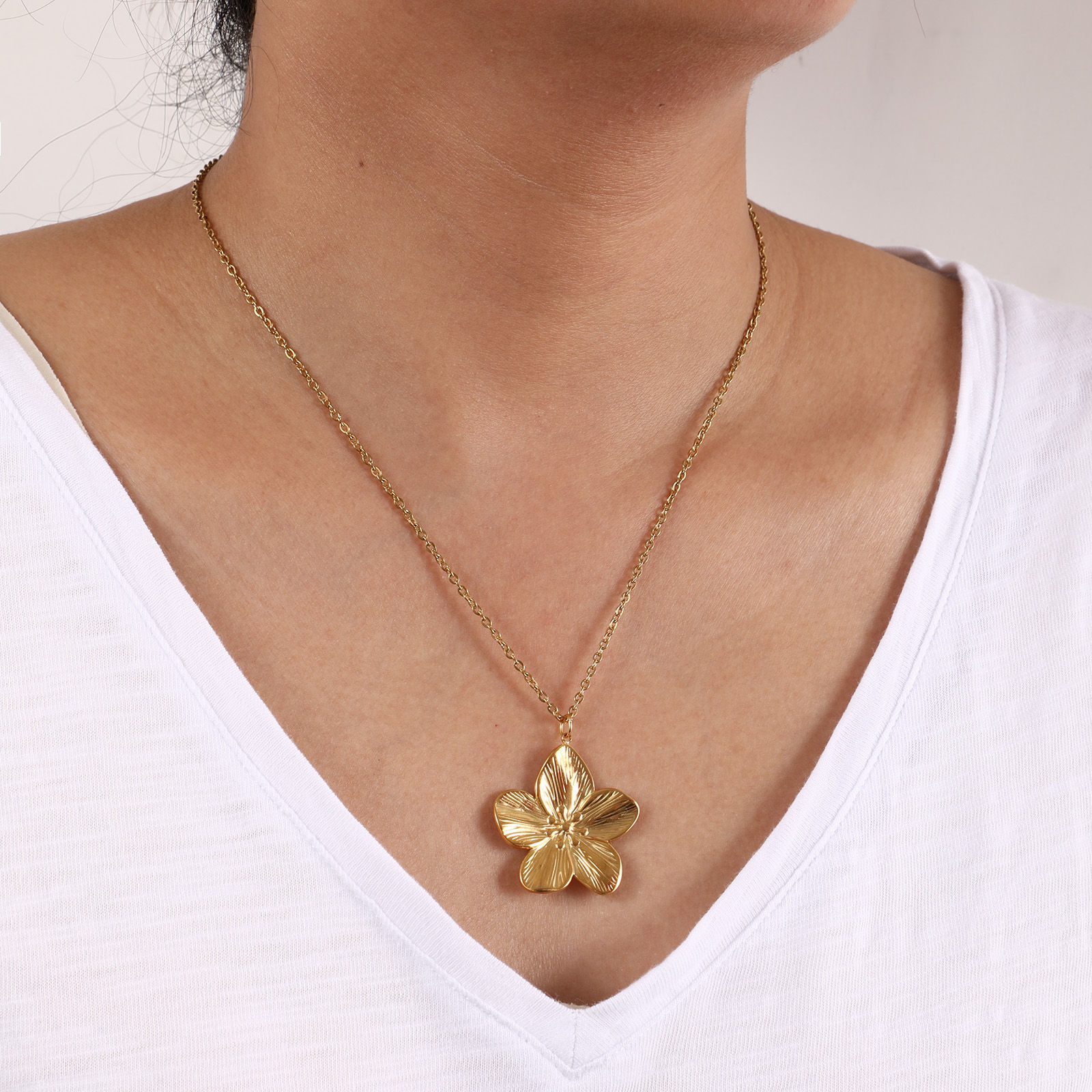 Picture of Eco-friendly PVD Vacuum Plating Stylish Pastoral Style 18K Real Gold Plated 304 Stainless Steel Link Cable Chain Flower Pendant Charm Necklace For Women Gift 45cm(17.7") + 5cm(2") long