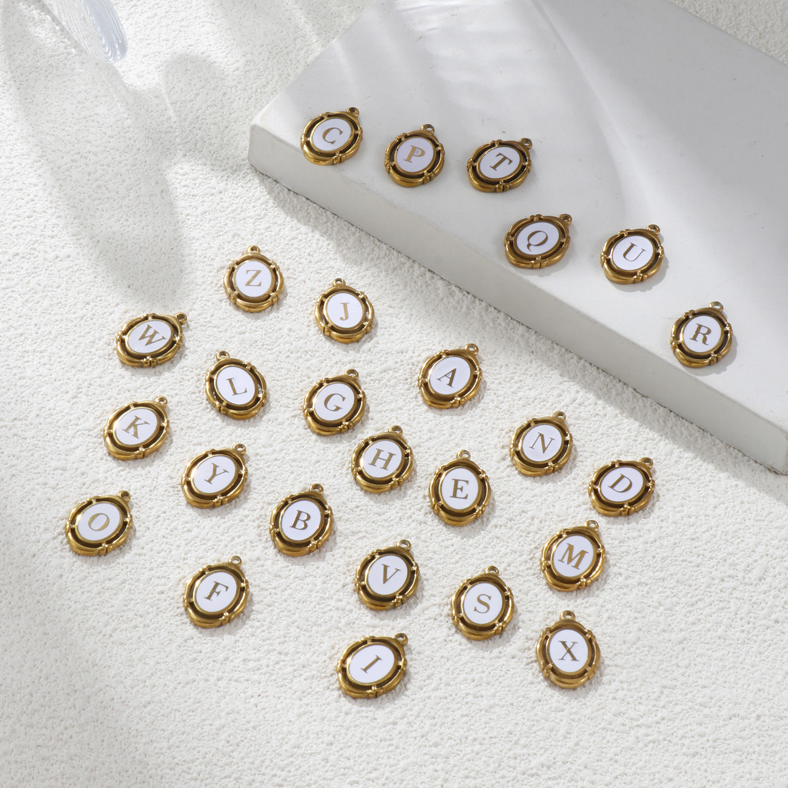 Imagen de 1 Unidad Recubrimiento al Vacío PVD Ecológico 304 Acero Inoxidable Colgantes Chapado en Oro de 18K Blanco Esmalte Óvalo Mayúscula Letra Mensaje " A-Z " Hueco 20mm x 14mm