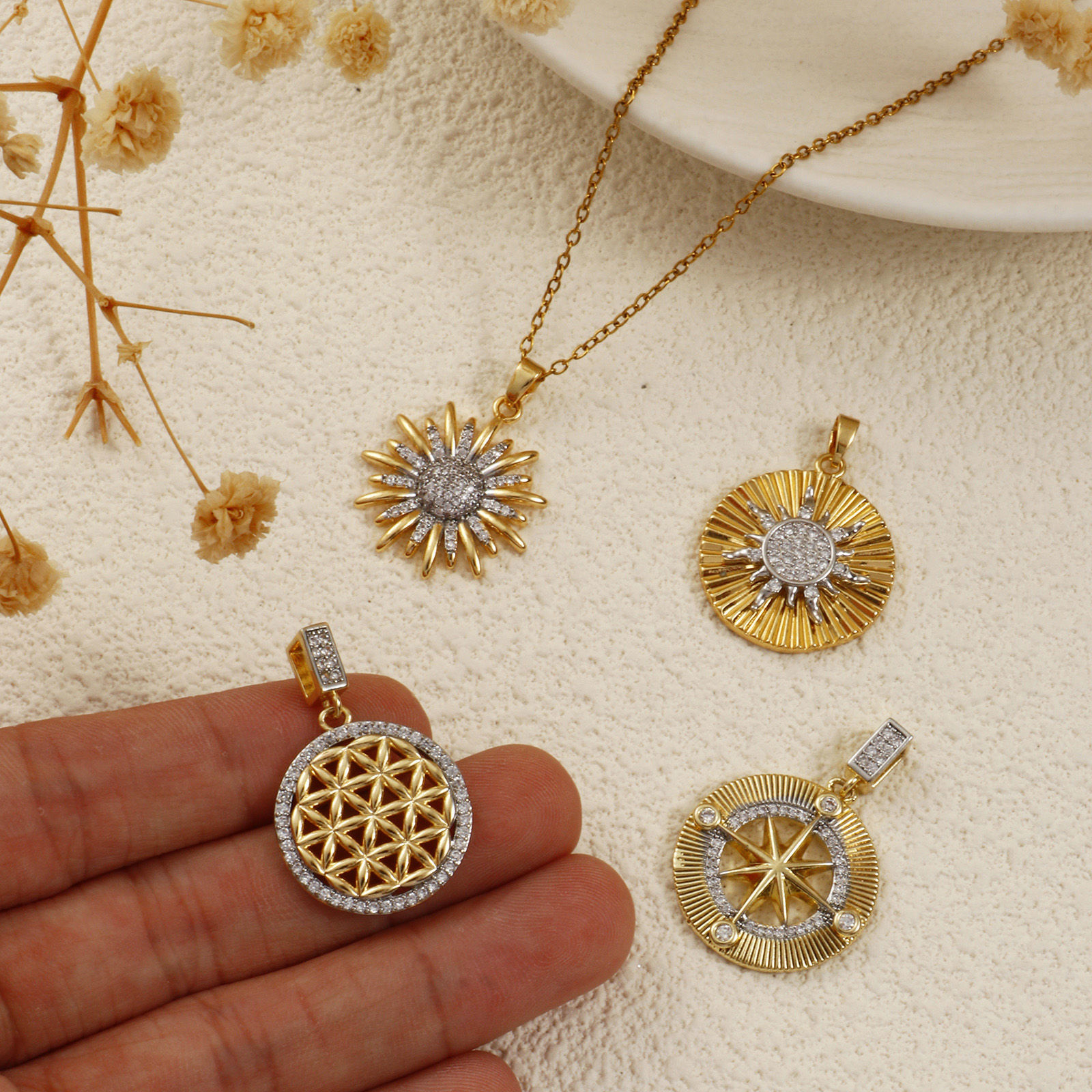 Picture of 1 Piece Brass Pendants 18K Gold Plated & Platinum Plated Two Tone Sunflower Star Micro Pave Clear Cubic Zirconia