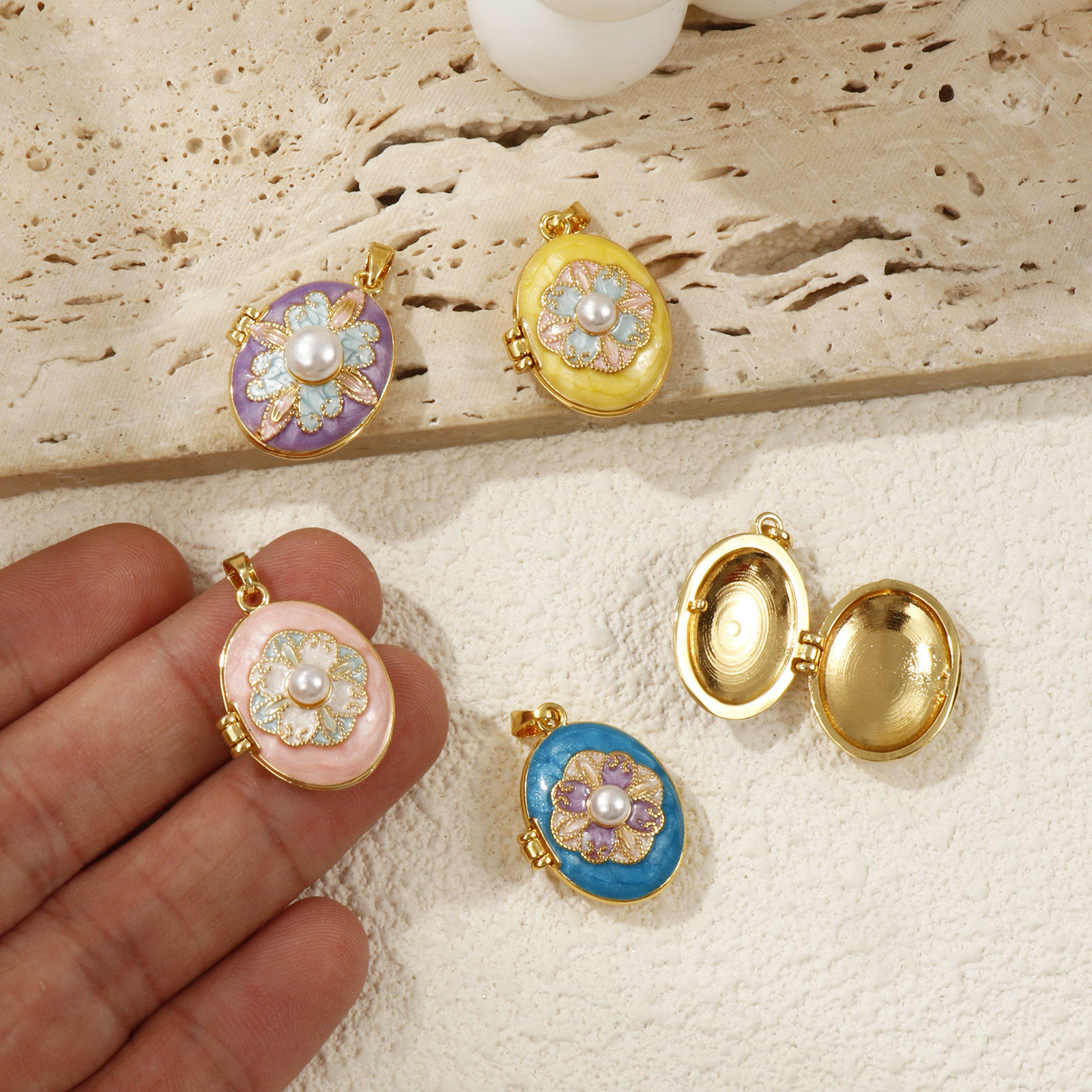 Picture of 1 Piece Brass & Acrylic Picture Photo Locket Frame Pendants 18K Gold Plated Enamel Oval Flower Can Open