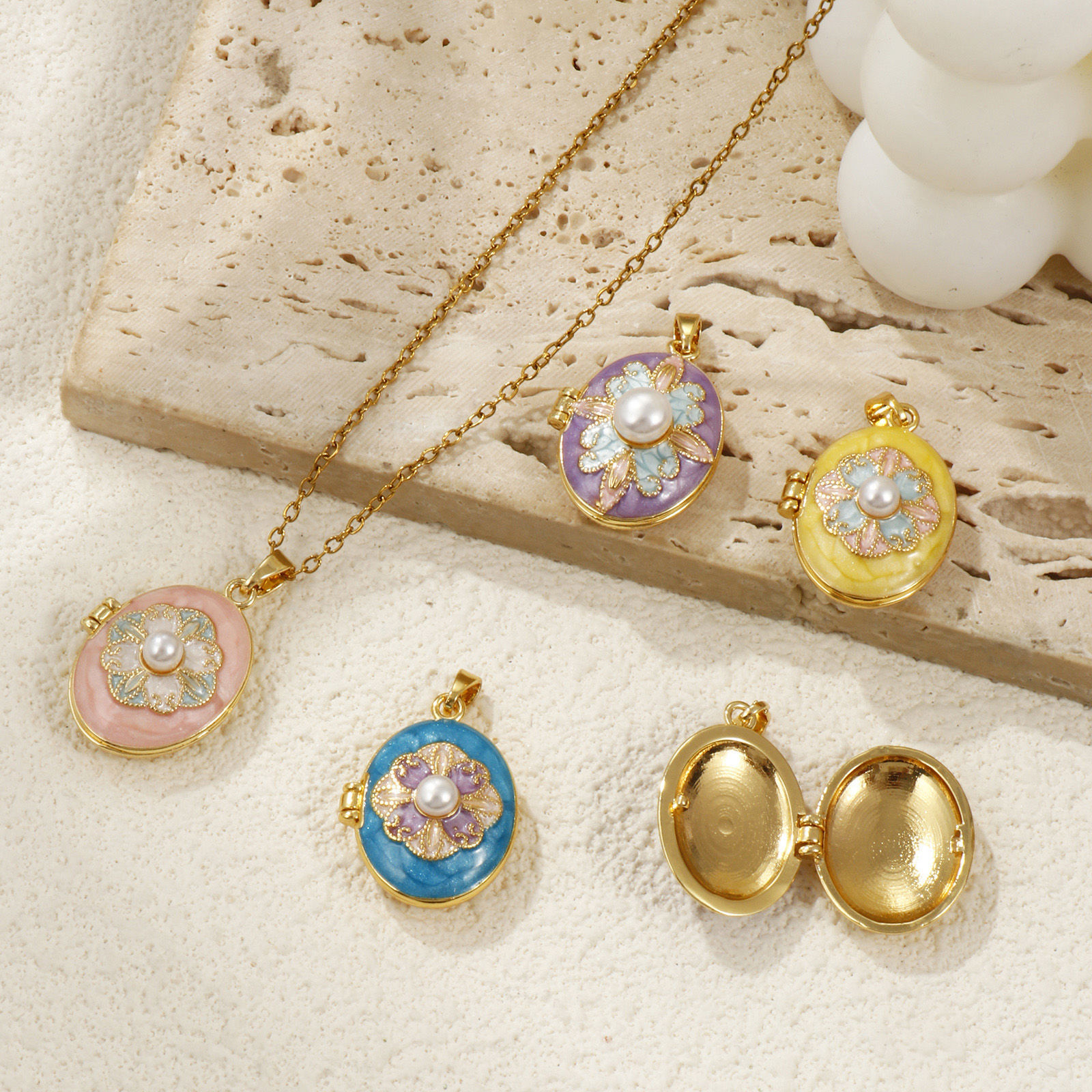 Picture of 1 Piece Brass & Acrylic Picture Photo Locket Frame Pendants 18K Gold Plated Enamel Oval Flower Can Open