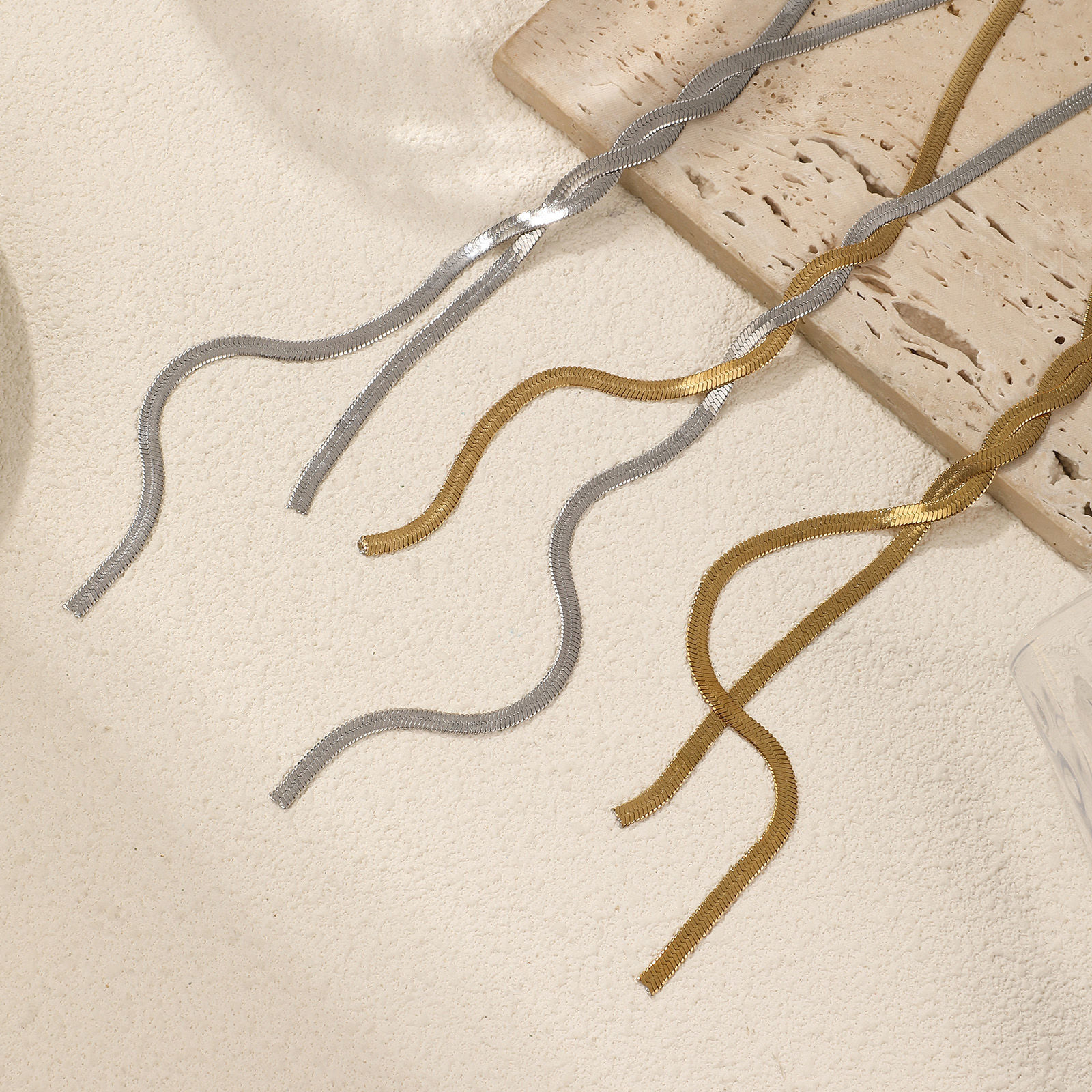 1 本 多色 フラットスネークチェーン タッセル ネックレス、 304ステンレス鋼 女性のため、 ミニマリスト 素敵 プレゼント、 エコフレンドリー、 の画像