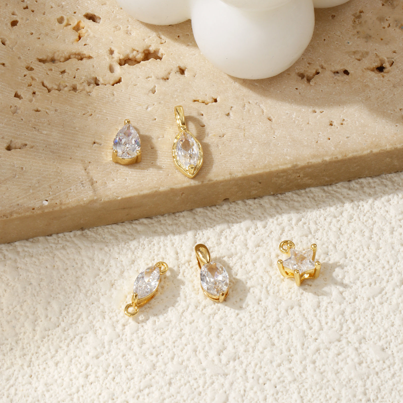 Picture of Brass Charms 18K Gold Plated Geometric Clear Cubic Zirconia