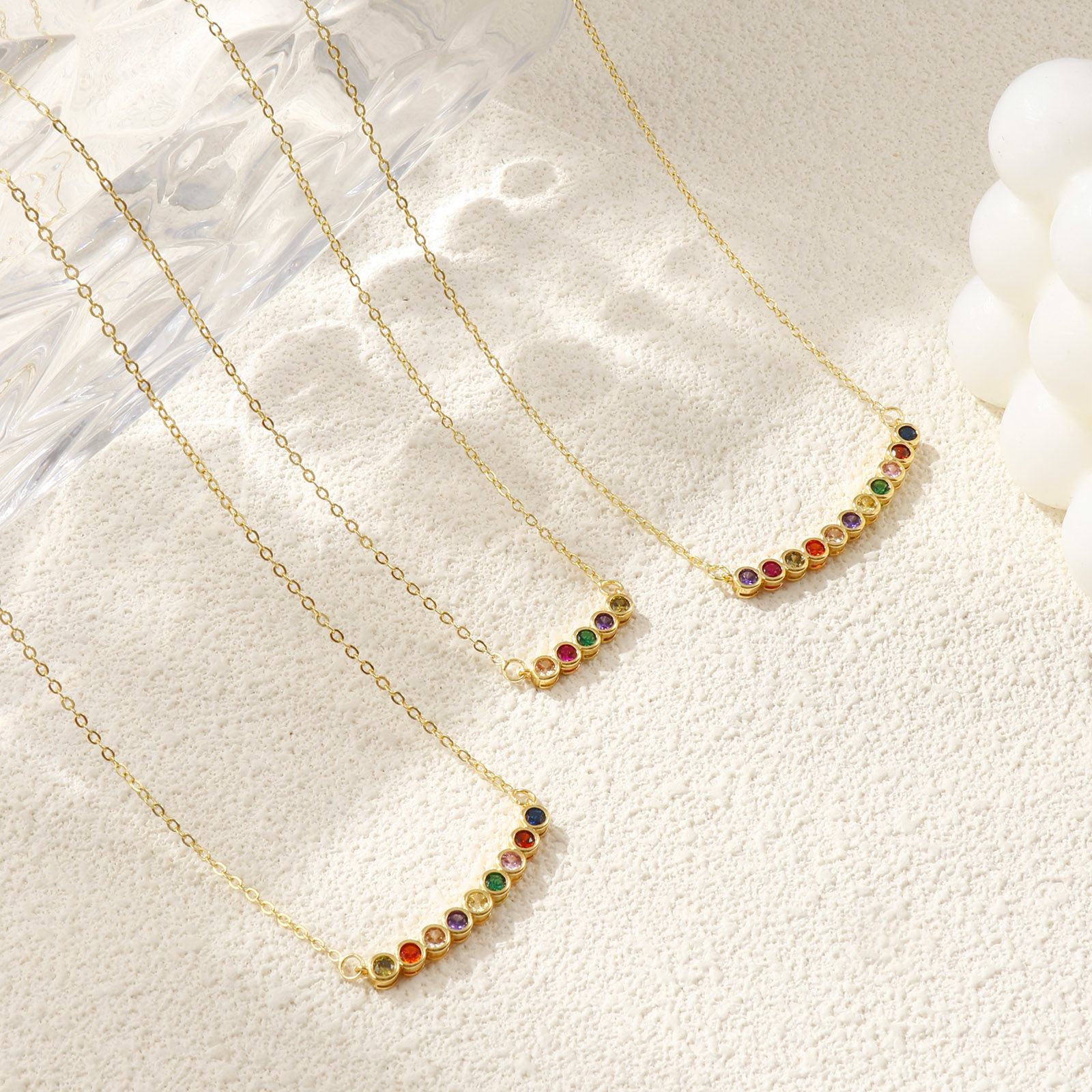 Image de Collier à Breloques Rond Plaqué Or Véritable 18K en Laiton Pour Femmes, Chaîne Maille Forçat à Zircone Cubique Multicolore Pierres de Naissance Minimaliste Cadeau, Respectueux de la Nature, 1 Pièce