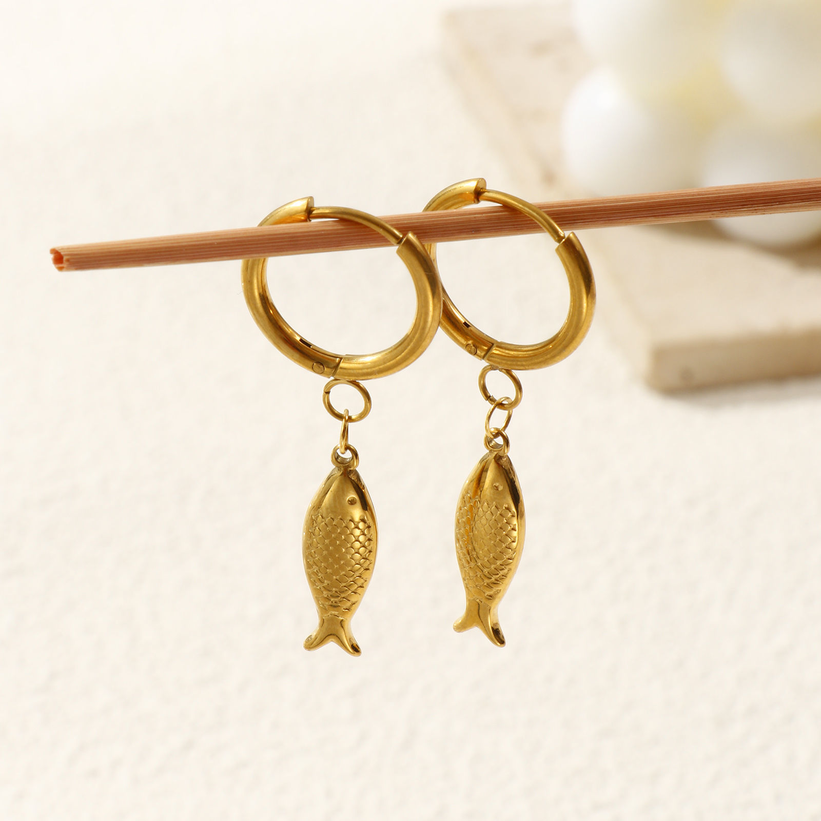 Bild von Eco-friendly PVD Vacuum Plating Stylish Ocean Jewelry 18K Gold Plated 304 Stainless Steel Fish Animal 3D Hoop Earrings For Women Gift