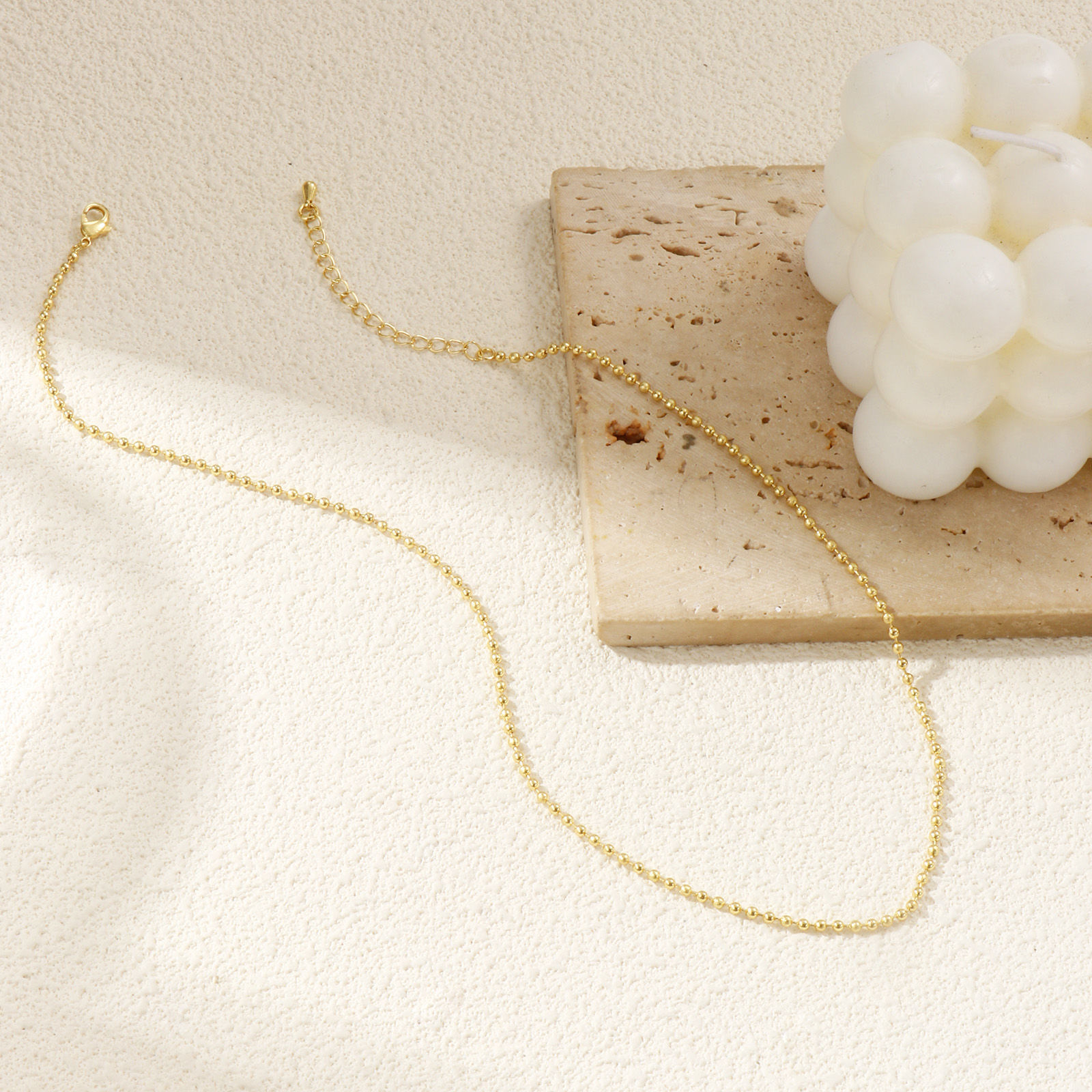 1 本 リアルゴールドメッキ ボールチェーン ネックレス、 真鍮 40cm + 5cm、 女性のため、 スターダスト、 ミニマリスト 素敵 プレゼント、 エコフレンドリー、 の画像