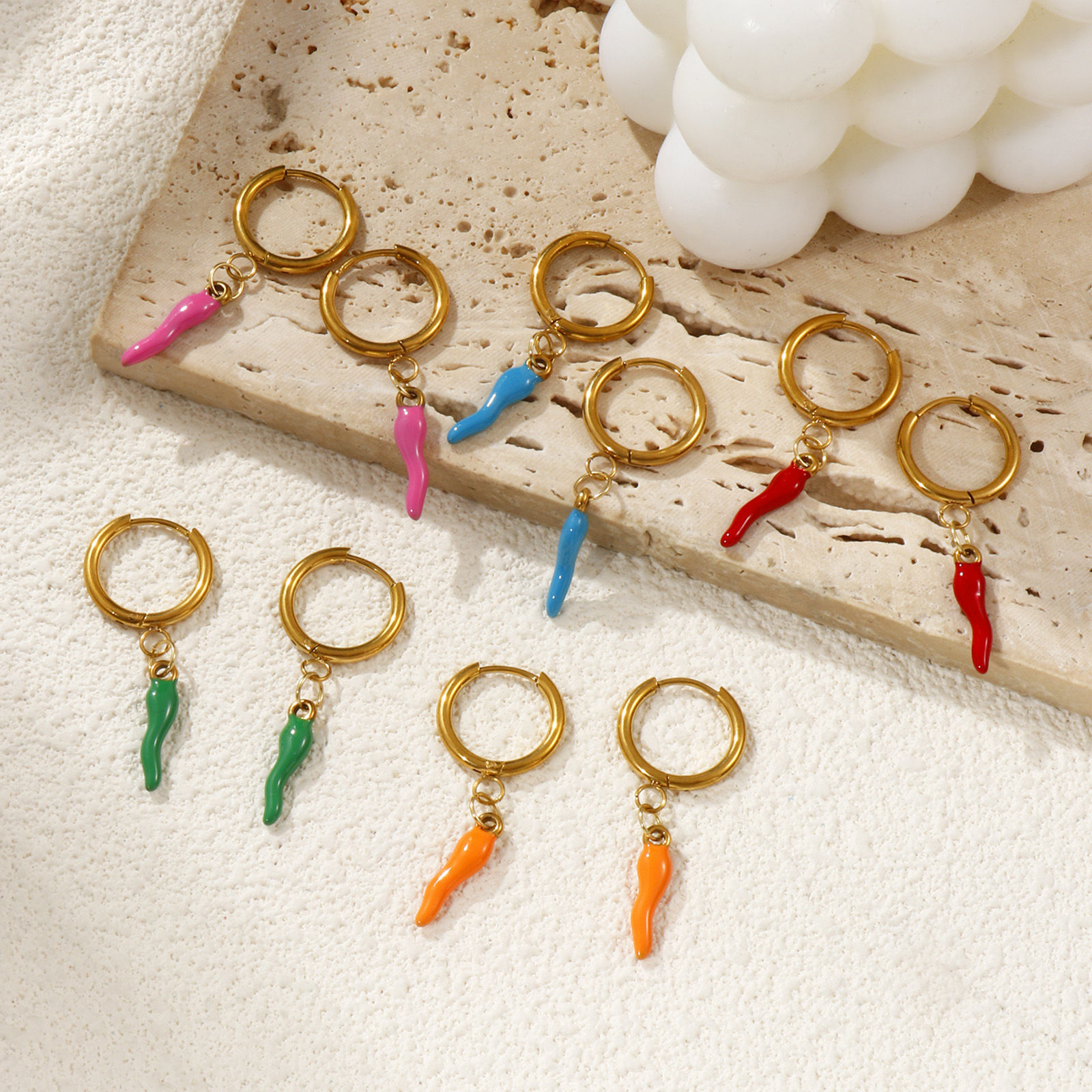 Bild von Umweltfreundliche PVD-Vakuumbeschichtung Stilvoll Exquisit 18K Echtgold plattiert 304 Edelstahl Chili Emaille Hoop Ohrringe Für Frauen Geschenk 3.9cm x 1.6cm, Pfosten-/Drahtstärke: 1mm(18 Gauge)