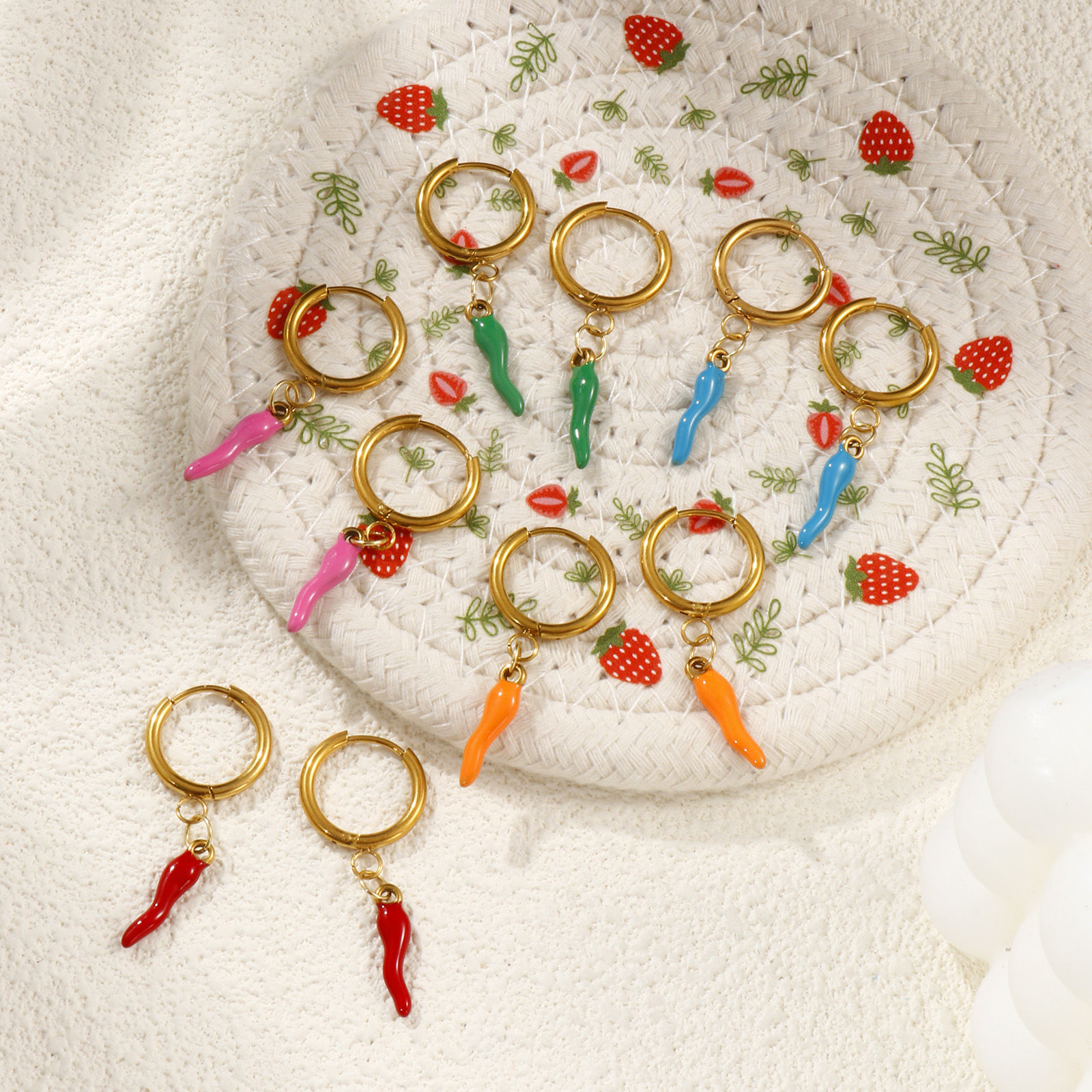 Bild von Umweltfreundliche PVD-Vakuumbeschichtung Stilvoll Exquisit 18K Echtgold plattiert 304 Edelstahl Chili Emaille Hoop Ohrringe Für Frauen Geschenk 3.9cm x 1.6cm, Pfosten-/Drahtstärke: 1mm(18 Gauge)