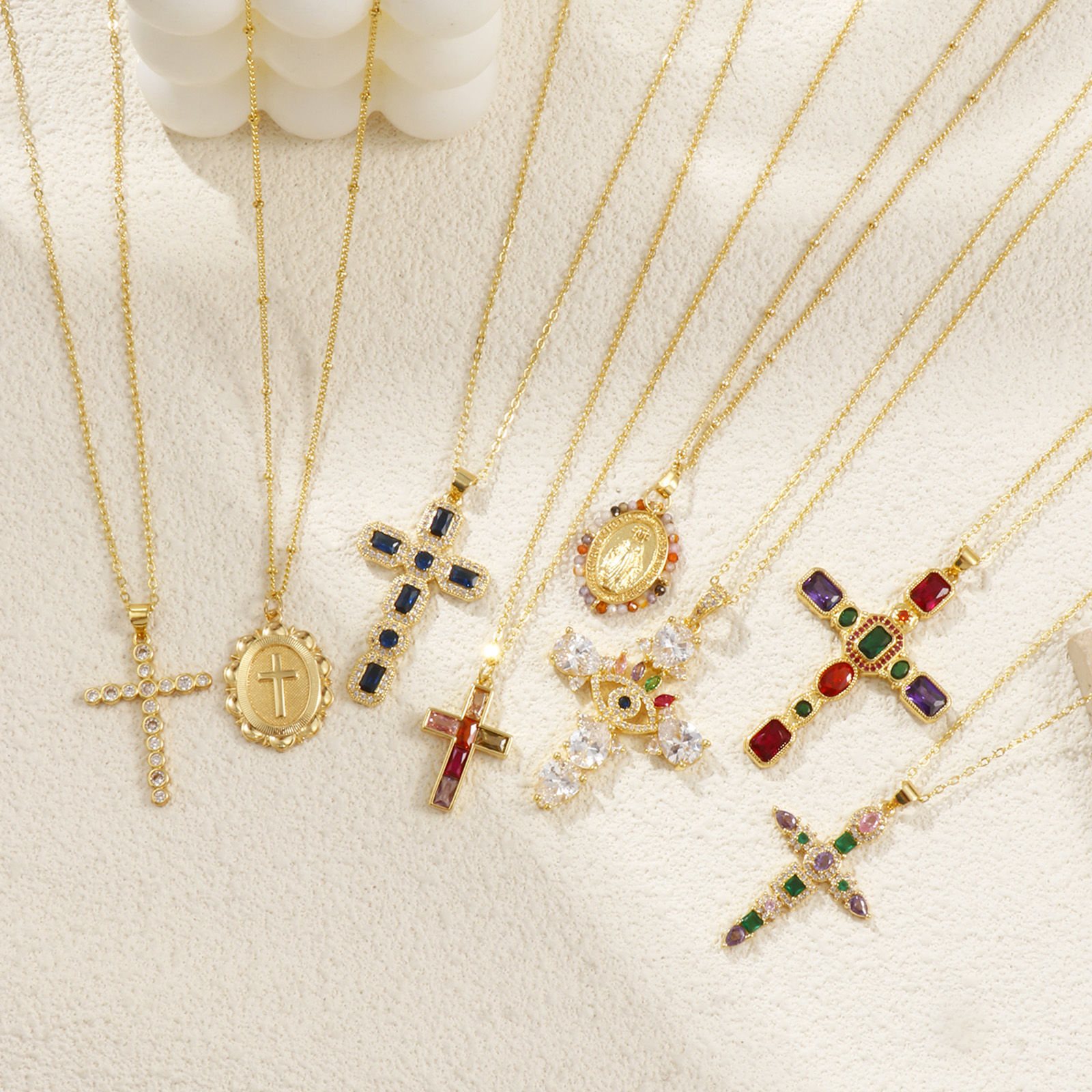 Image de Collier à Breloques Croix Plaqué Or Véritable 18K en Laiton Pour Femmes, Religieux Vintage Cadeau, Respectueux de la Nature, 1 Pièce