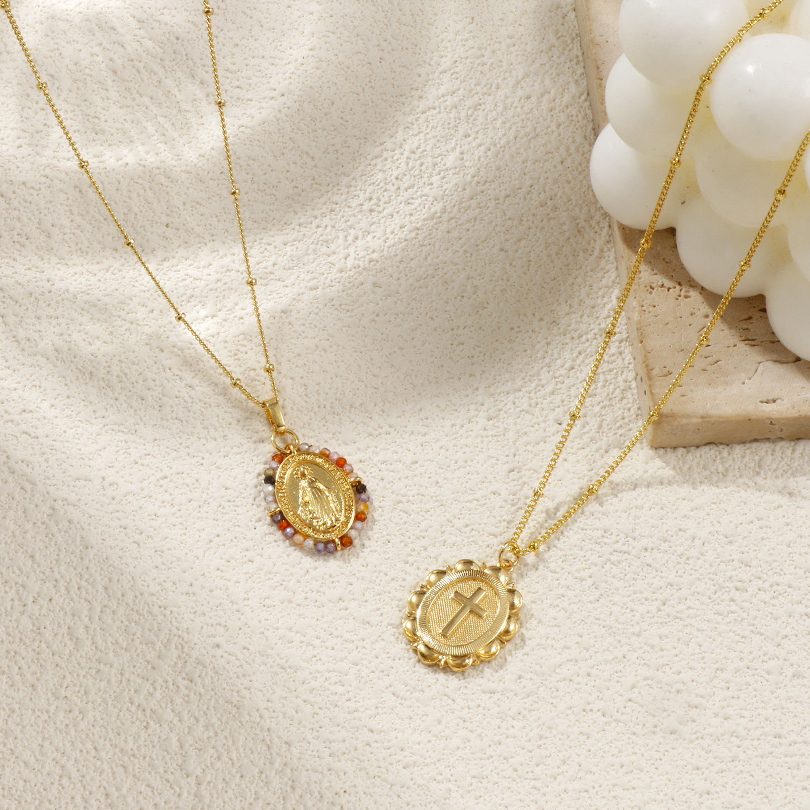 Image de Collier à Breloques Croix Plaqué Or Véritable 18K en Laiton Pour Femmes, Religieux Vintage Cadeau, Respectueux de la Nature, 1 Pièce