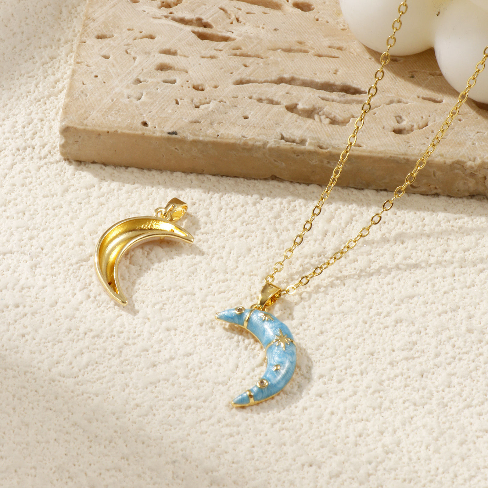 Bild von Umweltfreundlich Messing Galaxis Charm-Anhänger 18K Echtgold plattiert Emaille Halbmond Stern Perlmuttartig Klar Kubischer Zirkon 24mm x 12mm