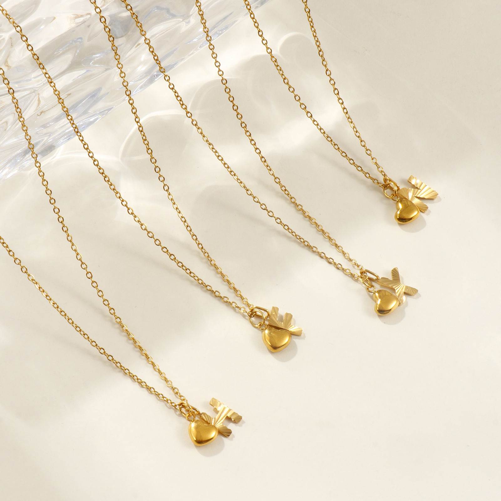 Изображение 18K настоящее золото с покрытием Кабельные Цепи Сердце Ожерелье с подвеской, 304 Нержавеющая Сталь 45см + 5см, Для женщин, Сообщение " A-Z " День святого Валентина Стильный подарок, Экологичное вакуумное PVD-покрытие, 1 ШТ