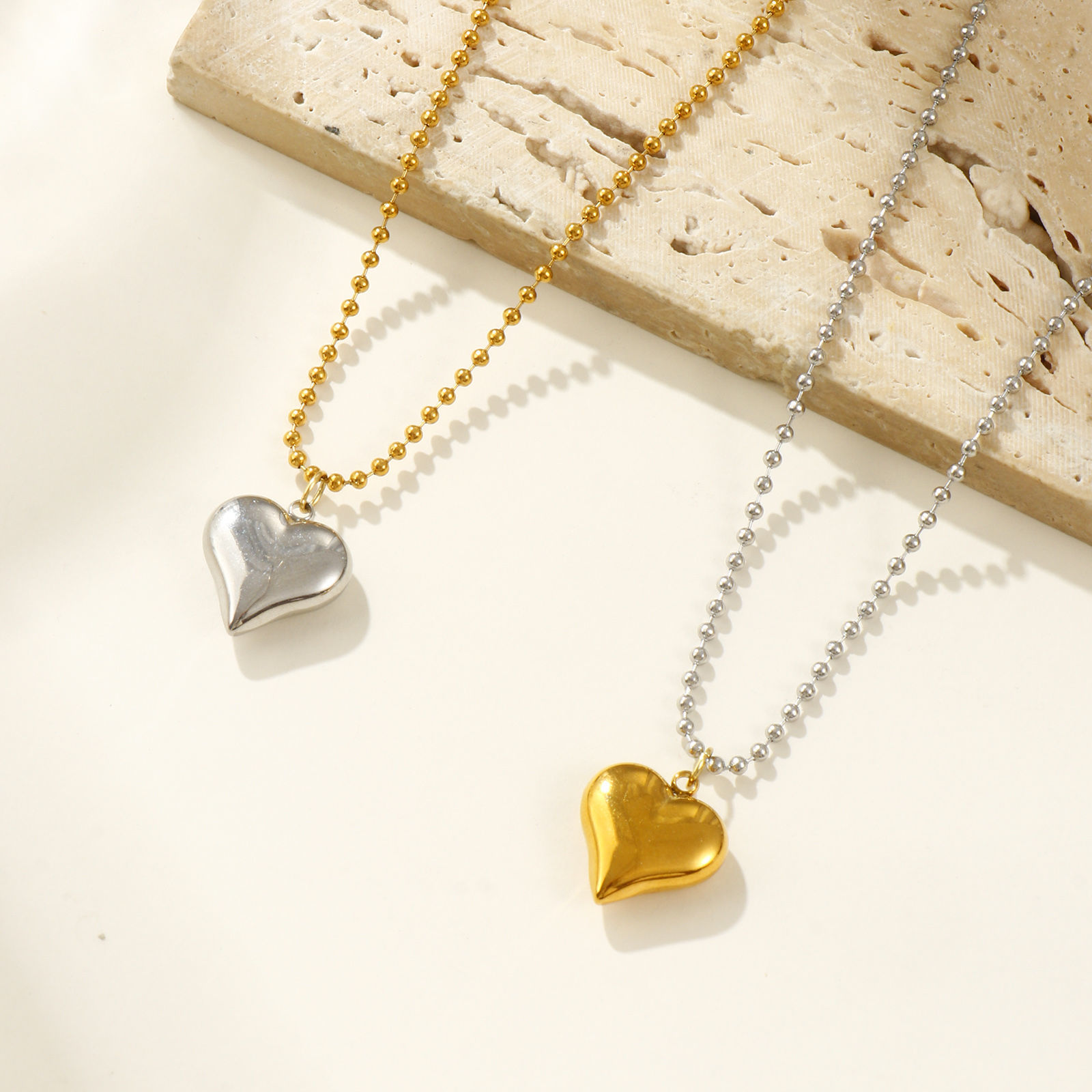 Image de Collier à Breloques Cœur Multicolore en 304 Acier Inoxydable Pour Femmes, Chaîne Maille Bille La Saint Valentin Élégant Cadeau, Respectueux de la Nature, 1 Pièce