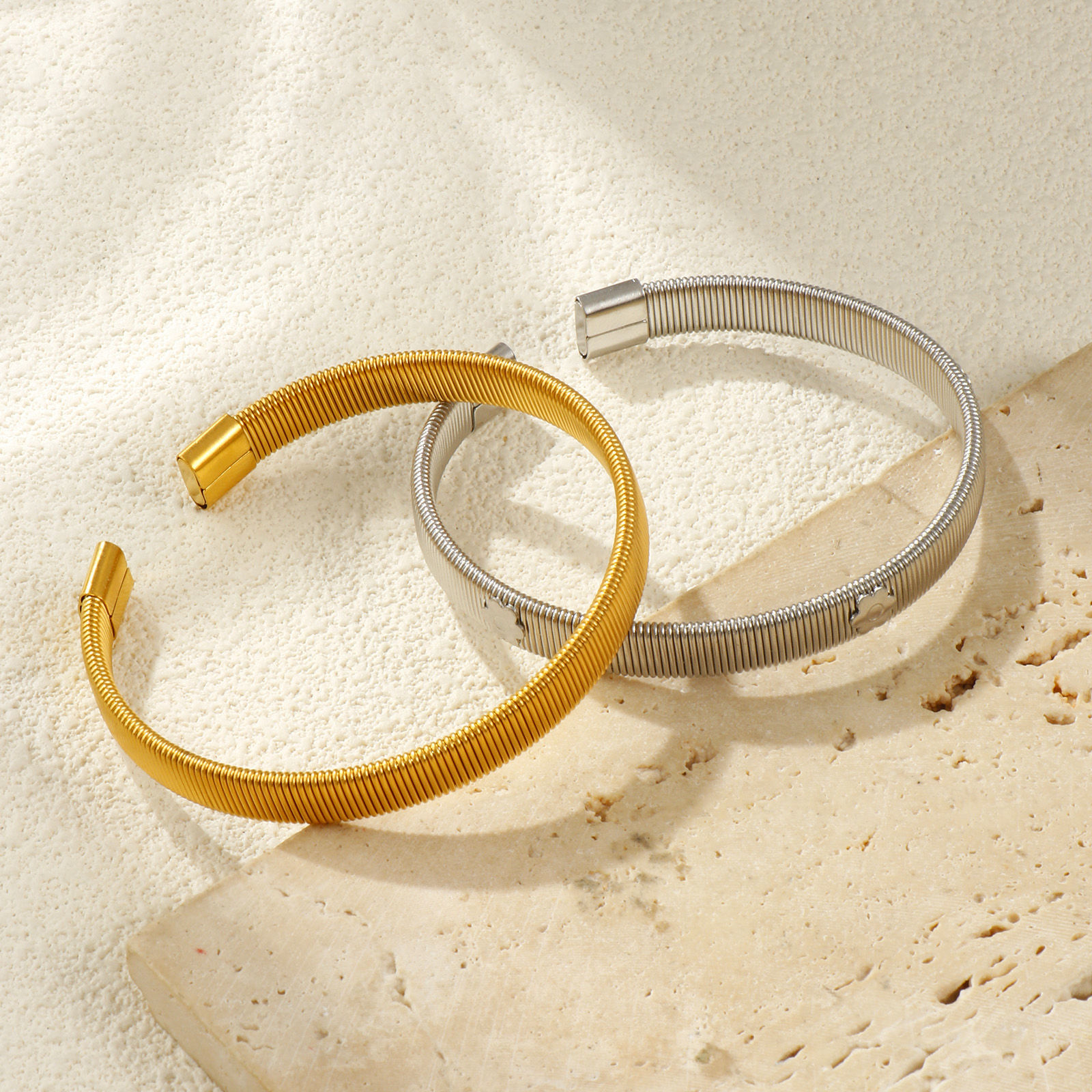 Изображение 1 ШТ Экологичный Минималистский Изысканный настоящее золото с покрытием 304 Нержавеющая Сталь С Полосами Полуоткрытый Браслет Для женщин подарок 19см длина