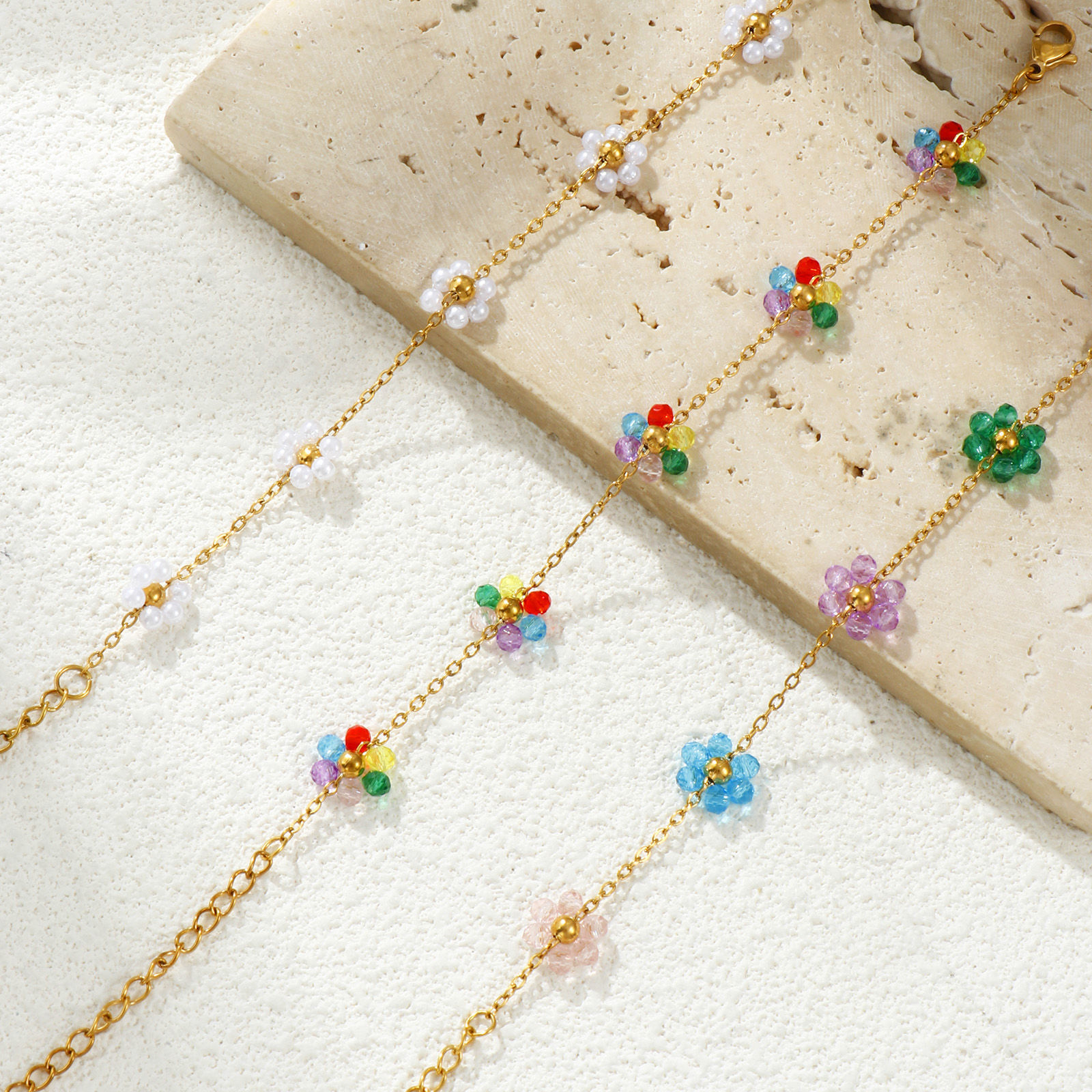 1 本 エコフレンドリー PVD真空メッキ 甘くてかわいい 素敵 18Kリアルゴールドメッキ 多色 304ステンレス鋼 小豆チェーン・あづきチェーン フラワー ビーズブレスレット 女性のため プレゼント 15cm長さ、 の画像