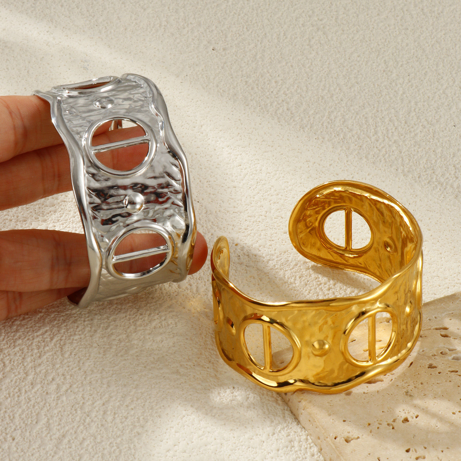 Изображение 1 ШТ Экологичный Простой & повседневный Ретро Разноцветный 304 Нержавеющая Сталь Круг Полуоткрытый Браслет Для женщин подарок 16.5см длина