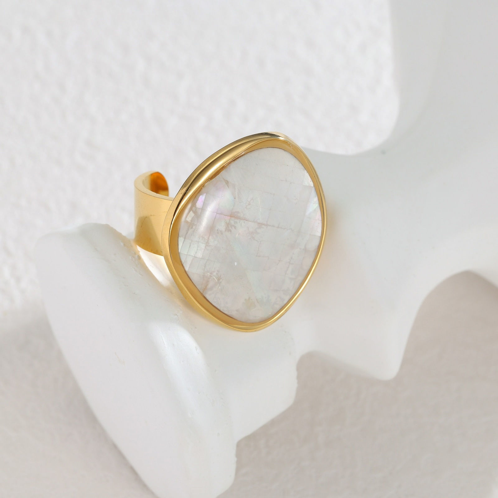 Изображение 1 Piece Eco-friendly Dainty Stylish 18K Gold Plated 304 Stainless Steel & Natural Shell Open Adjustable Rings For Women Gift 18mm(US Size 7.75)